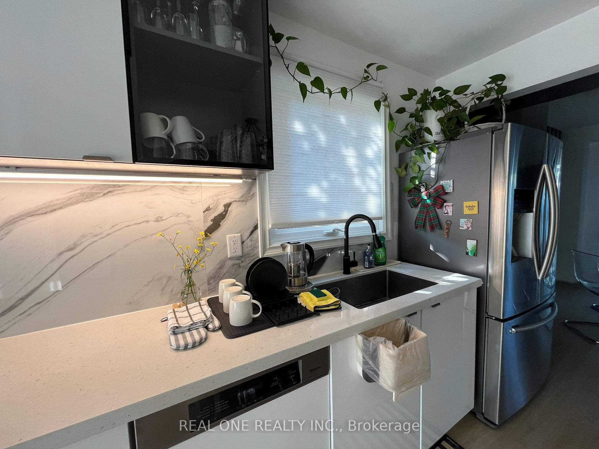 Photo 9 of 3245 Cambourne Crescent, Mississauga, Meadowvale — HOMEH