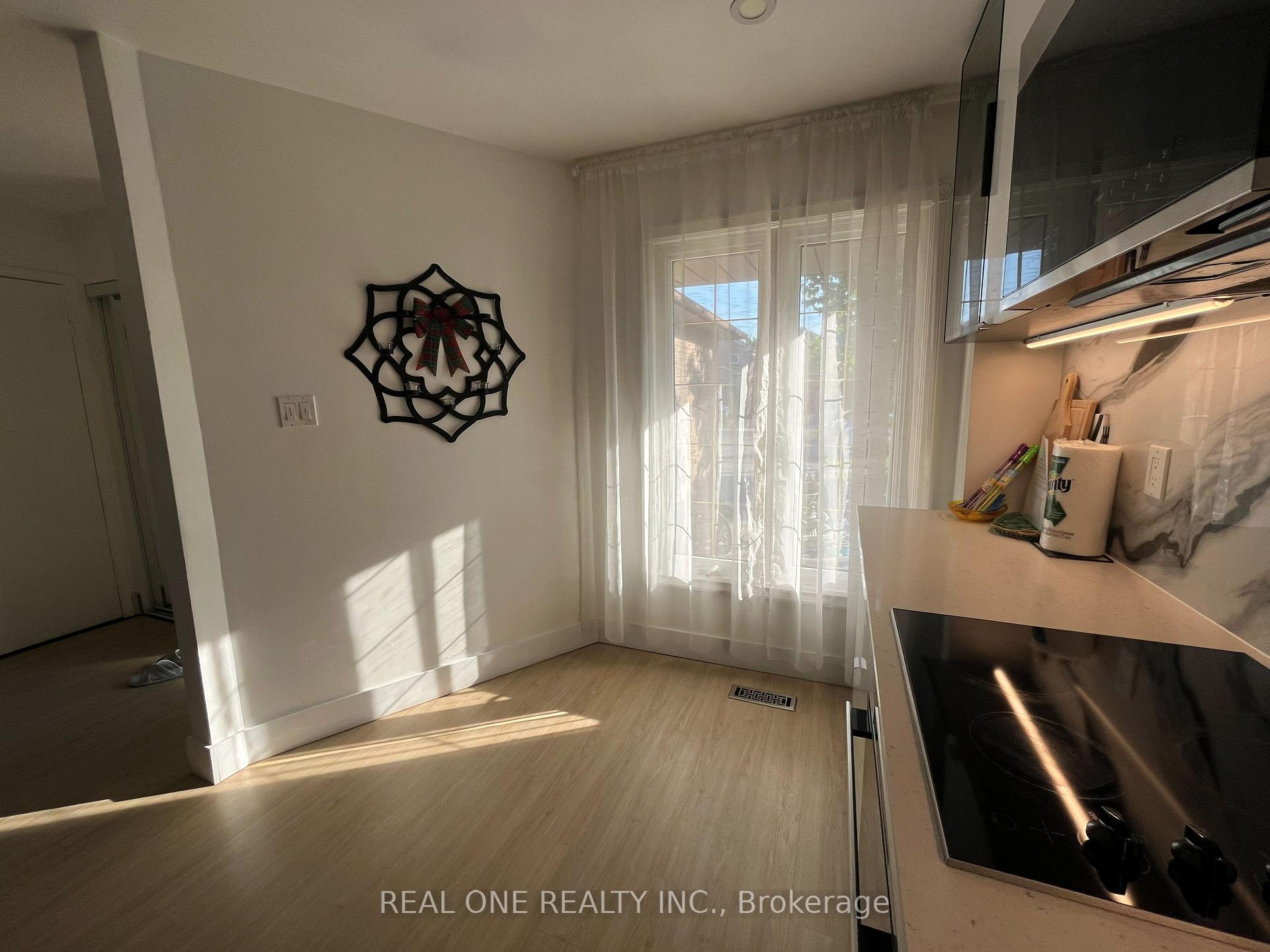 Photo 10 of 3245 Cambourne Crescent, Mississauga, Meadowvale — HOMEH