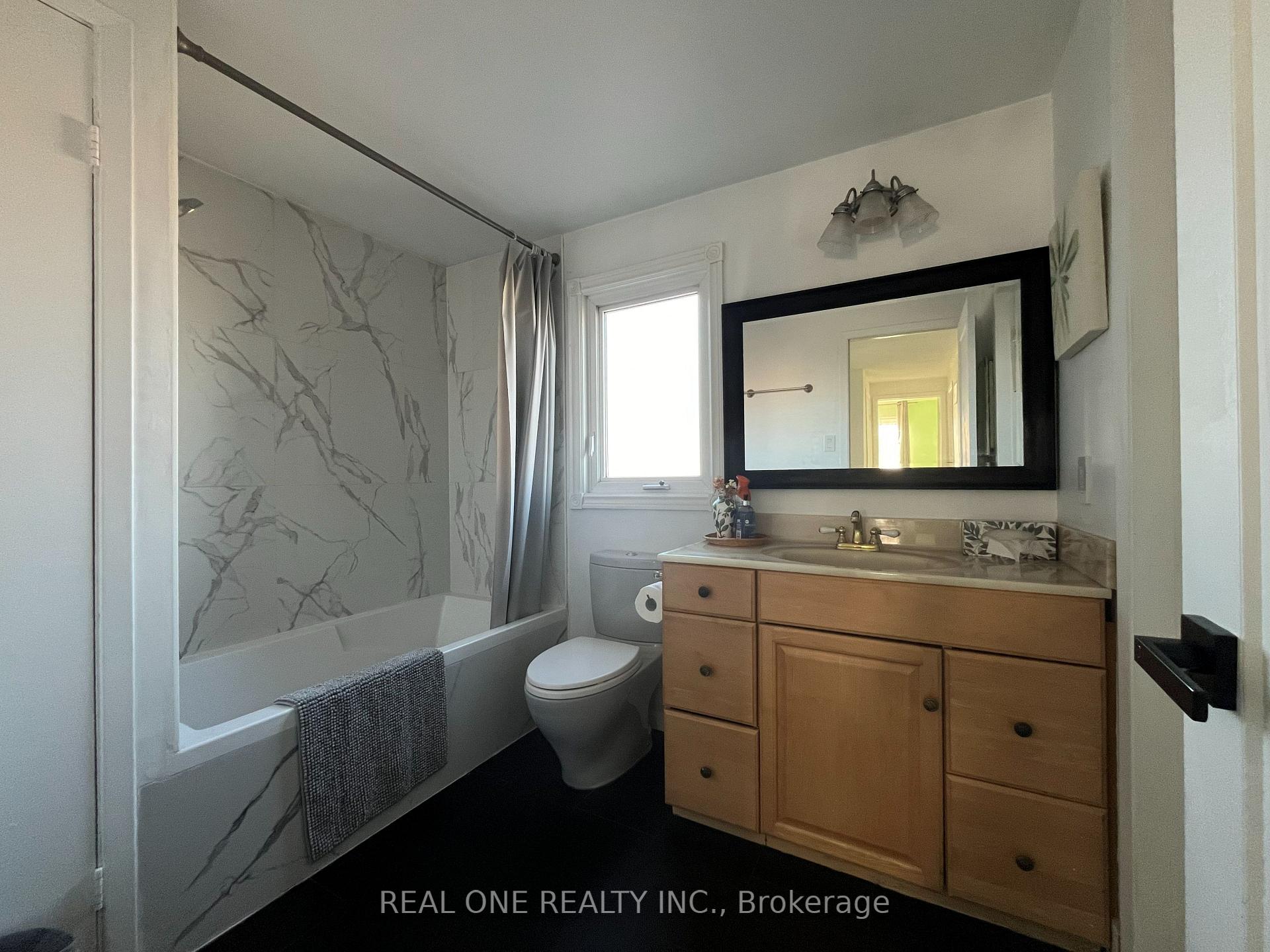 Photo 16 of 3245 Cambourne Crescent, Mississauga, Meadowvale — HOMEH