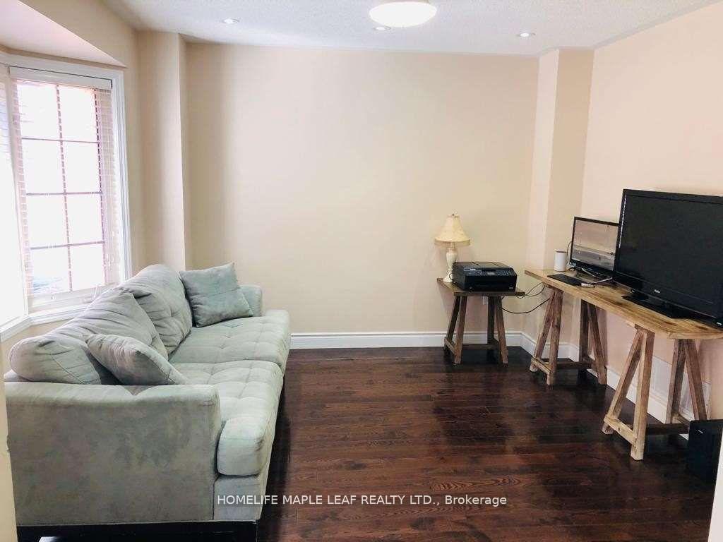 Photo 4 of 1758 Westbridge Way, Mississauga, Meadowvale Village — HOMEH