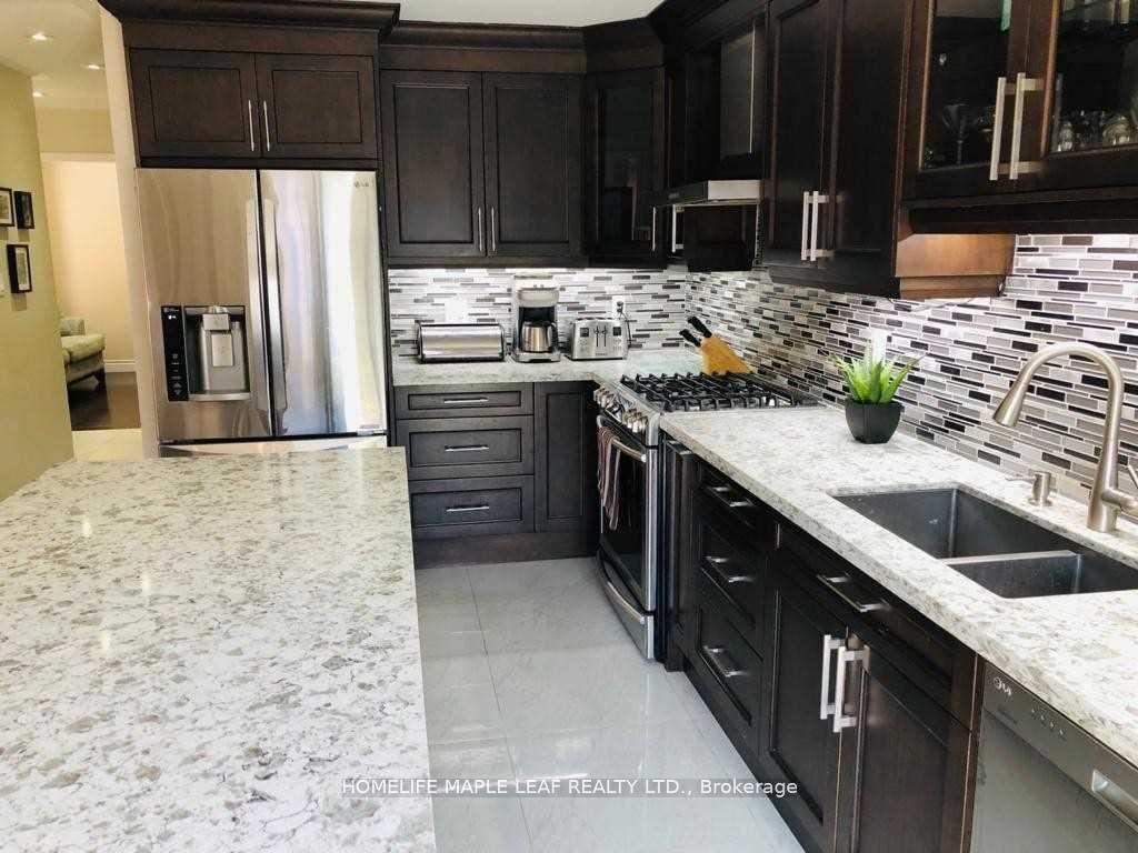 Photo 5 of 1758 Westbridge Way, Mississauga, Meadowvale Village — HOMEH