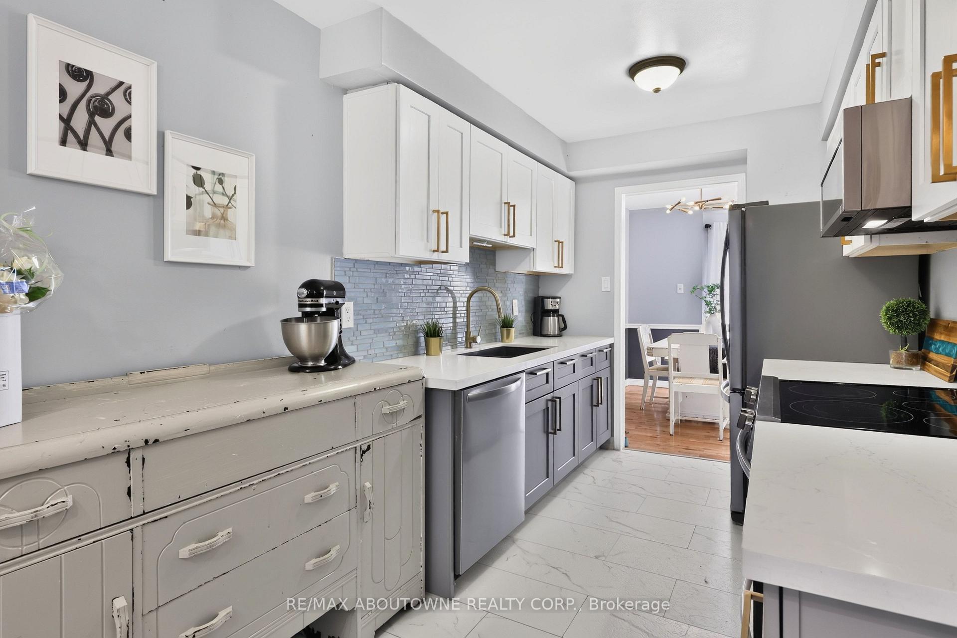 Photo 5 of Unit 53, 2915 Headon Forest Drive, Burlington, Headon — HOMEH