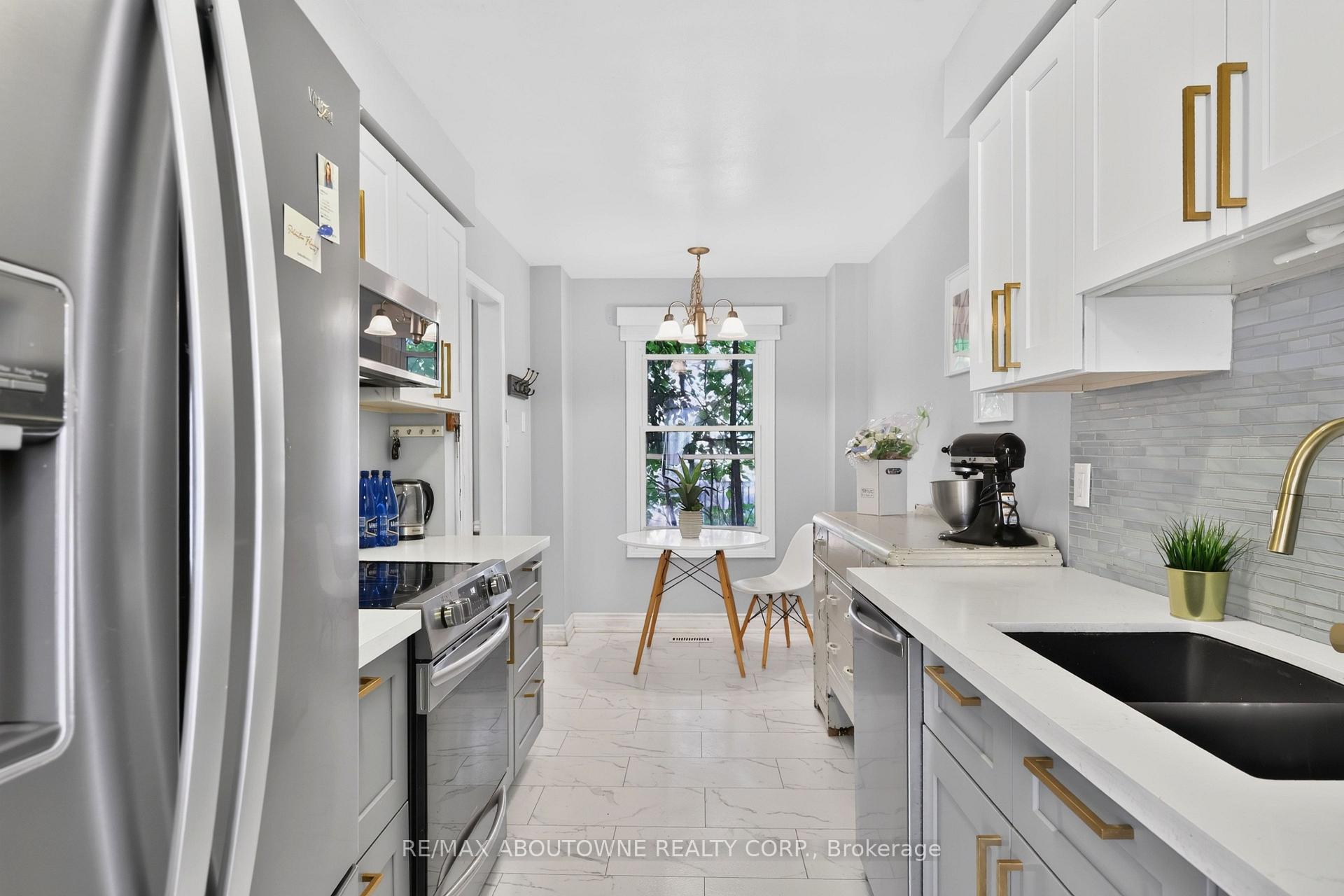 Photo 7 of Unit 53, 2915 Headon Forest Drive, Burlington, Headon — HOMEH