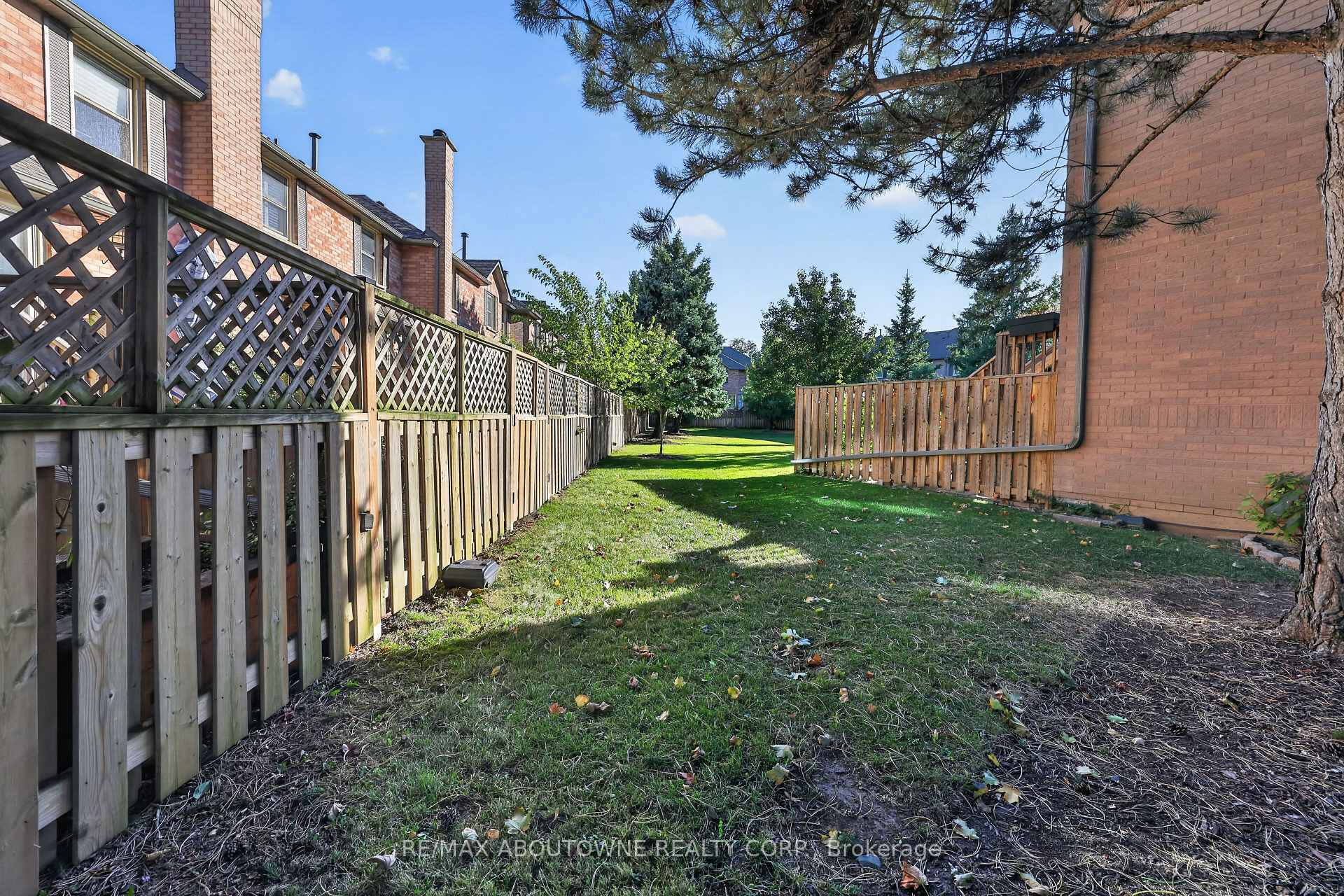 Photo 23 of Unit 53, 2915 Headon Forest Drive, Burlington, Headon — HOMEH
