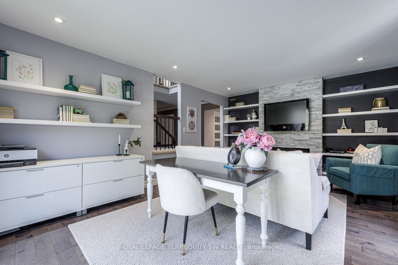 Photo 8 of 36 Captain Rolph Boulevard, Markham, Markham Village — HOMEH