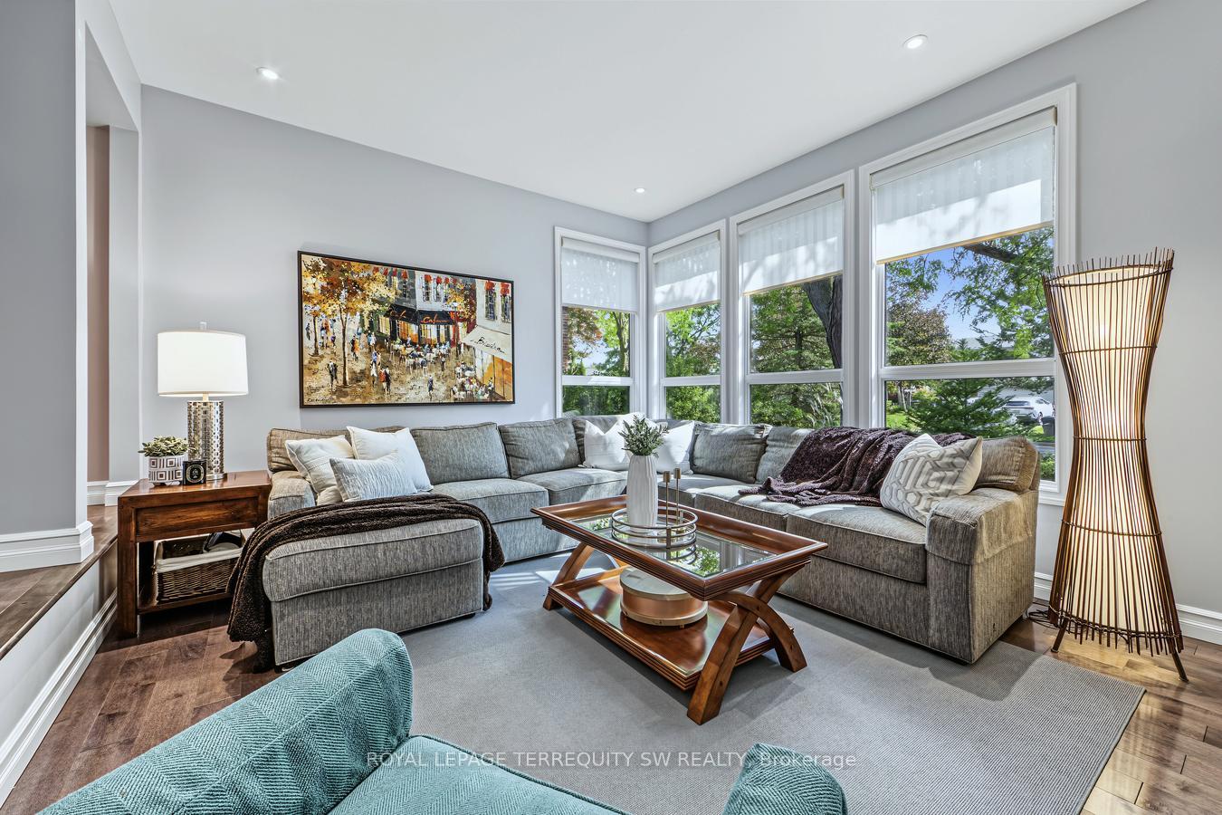 Photo 10 of 36 Captain Rolph Boulevard, Markham, Markham Village — HOMEH