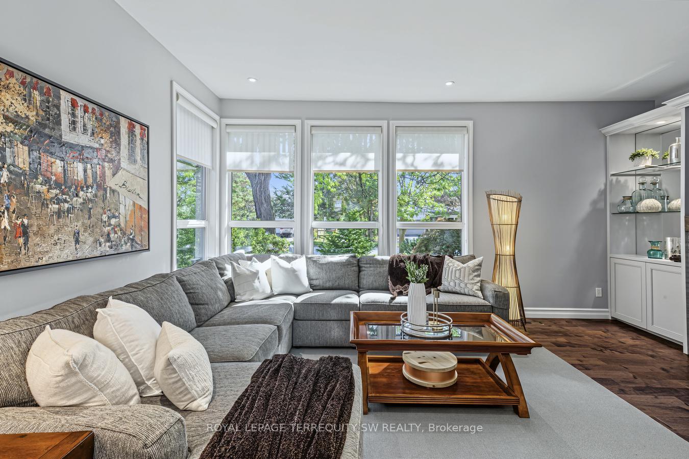 Photo 12 of 36 Captain Rolph Boulevard, Markham, Markham Village — HOMEH