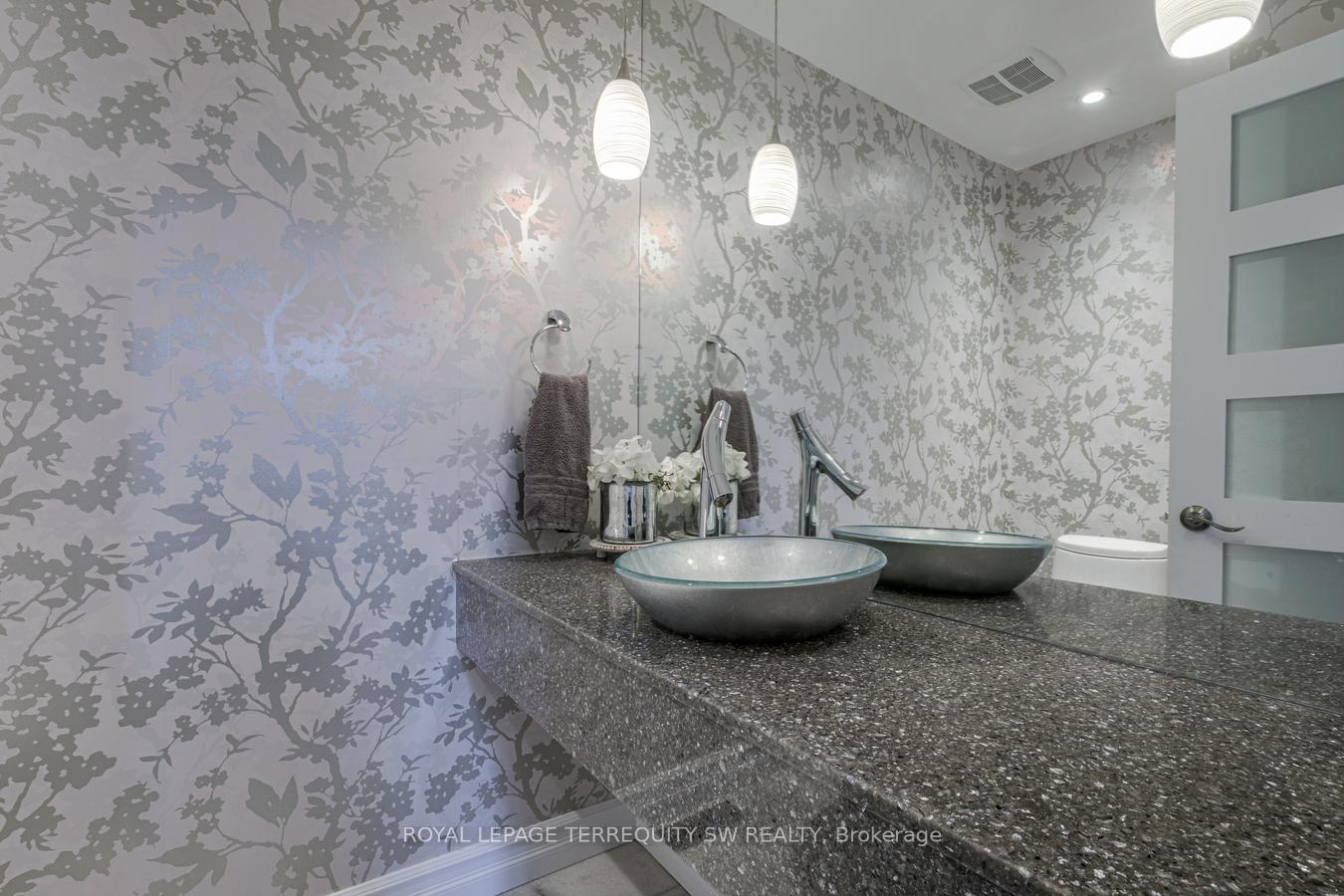 Photo 21 of 36 Captain Rolph Boulevard, Markham, Markham Village — HOMEH