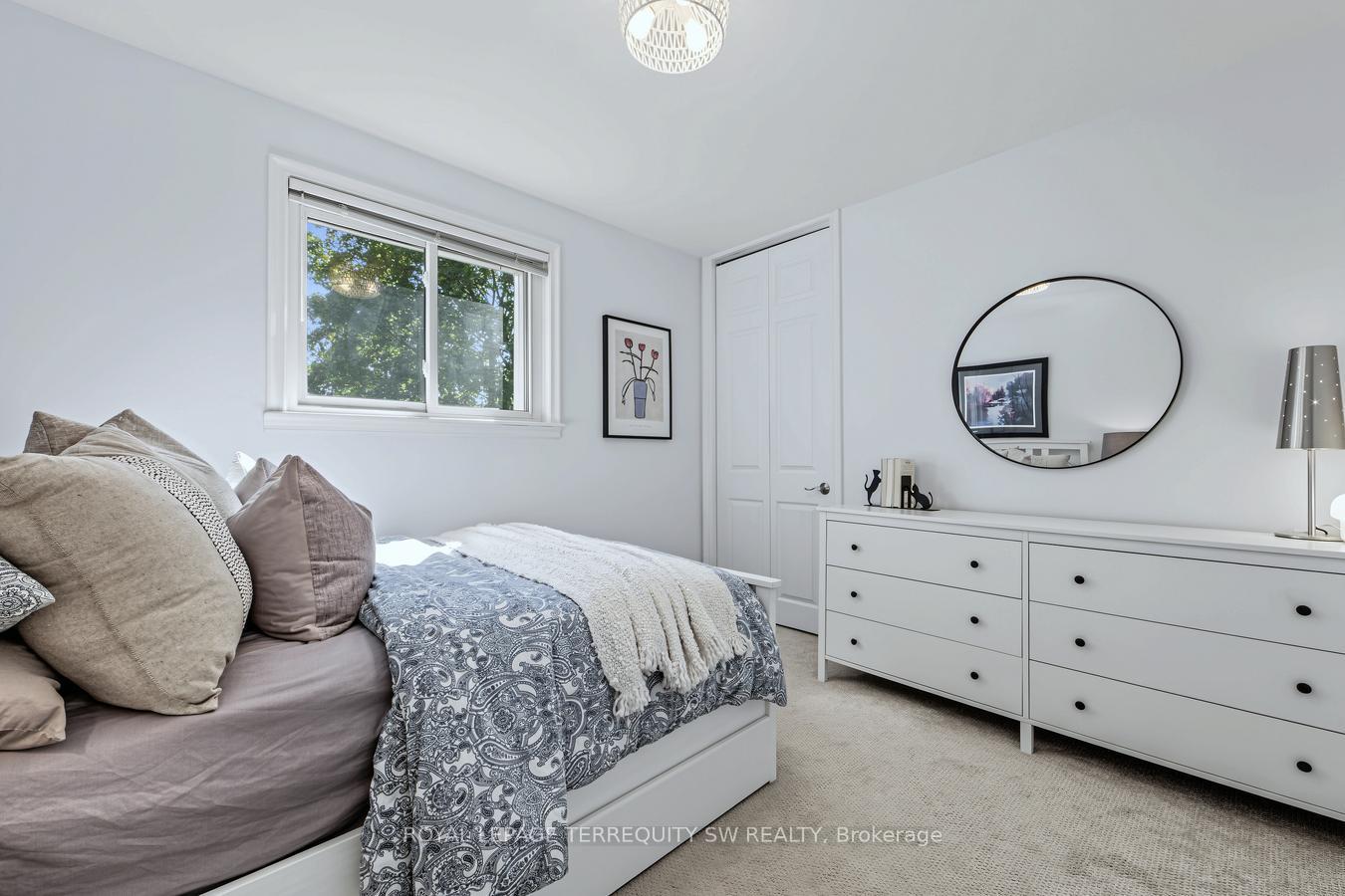 Photo 33 of 36 Captain Rolph Boulevard, Markham, Markham Village — HOMEH