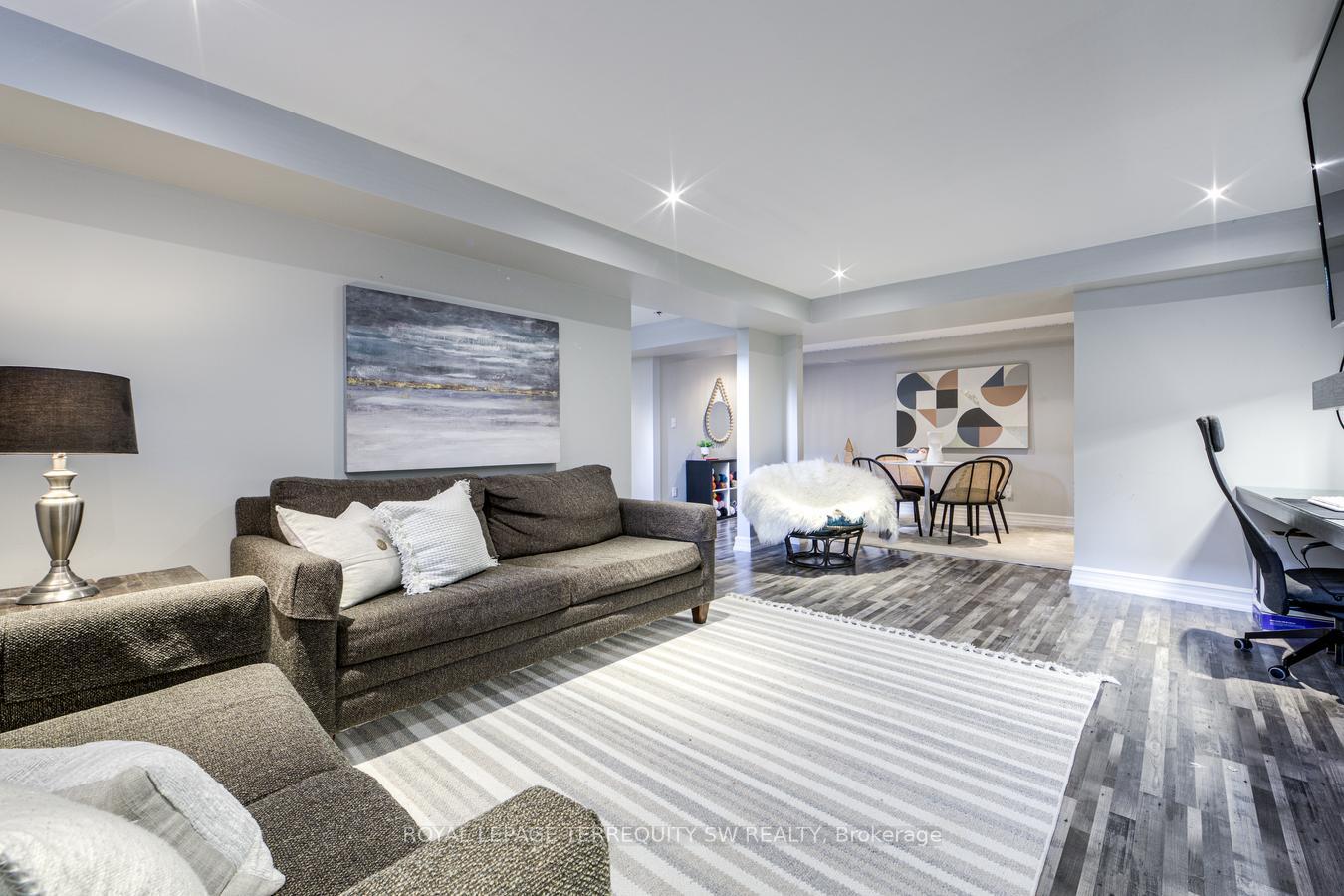 Photo 35 of 36 Captain Rolph Boulevard, Markham, Markham Village — HOMEH