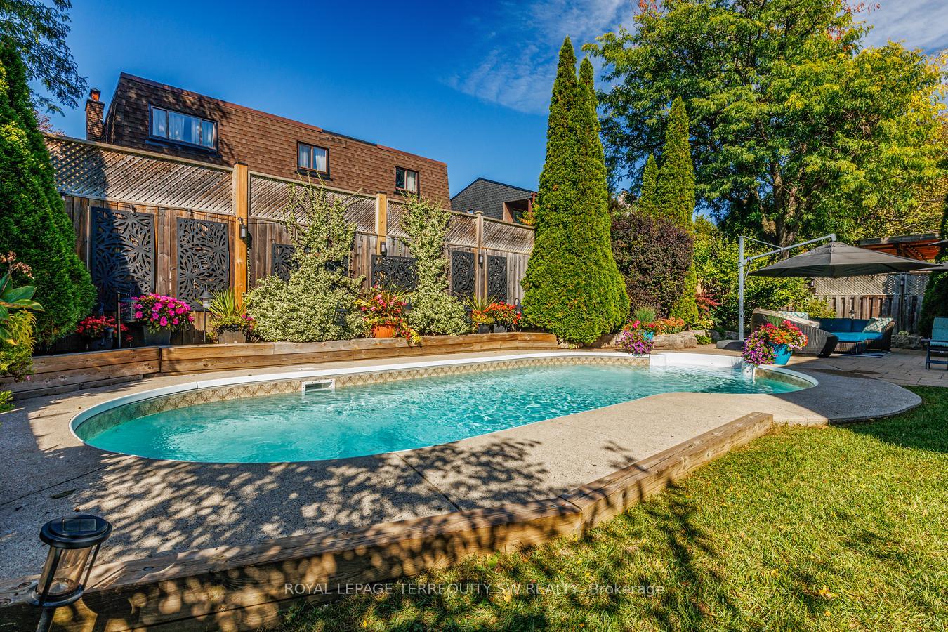 Photo 38 of 36 Captain Rolph Boulevard, Markham, Markham Village — HOMEH