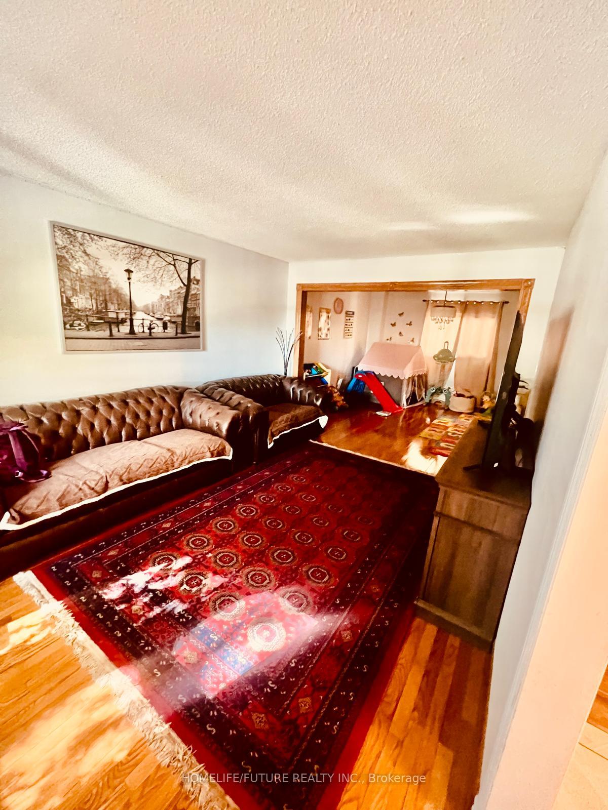 Photo 2 of Unit Main & 2nd, 1669 Beaton Way, Pickering, Brock Ridge — HOMEH