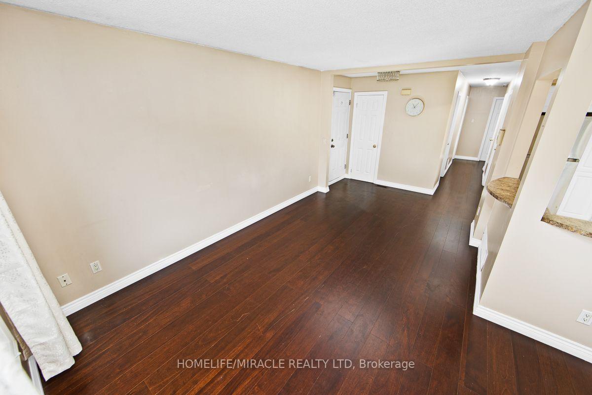 Photo 6 of 151 Bayview Drive, Barrie, Allandale Heights — HOMEH