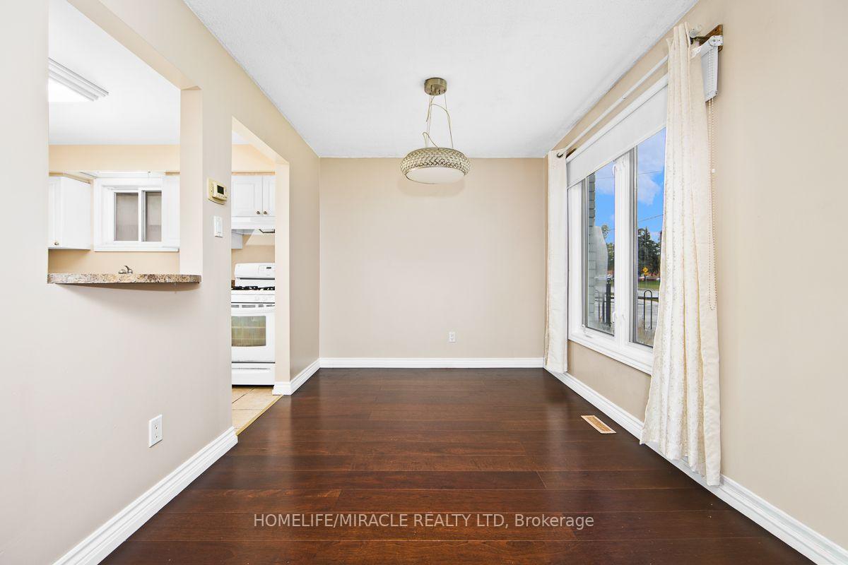 Photo 8 of 151 Bayview Drive, Barrie, Allandale Heights — HOMEH