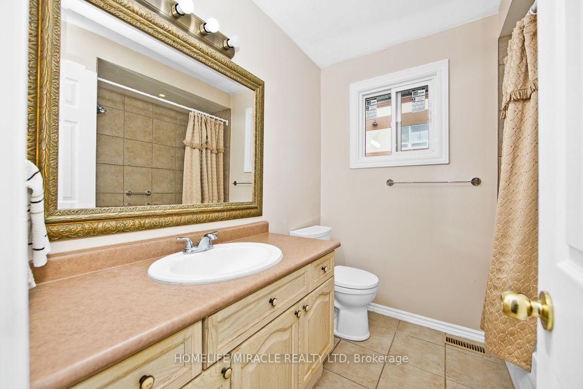 Photo 16 of 151 Bayview Drive, Barrie, Allandale Heights — HOMEH