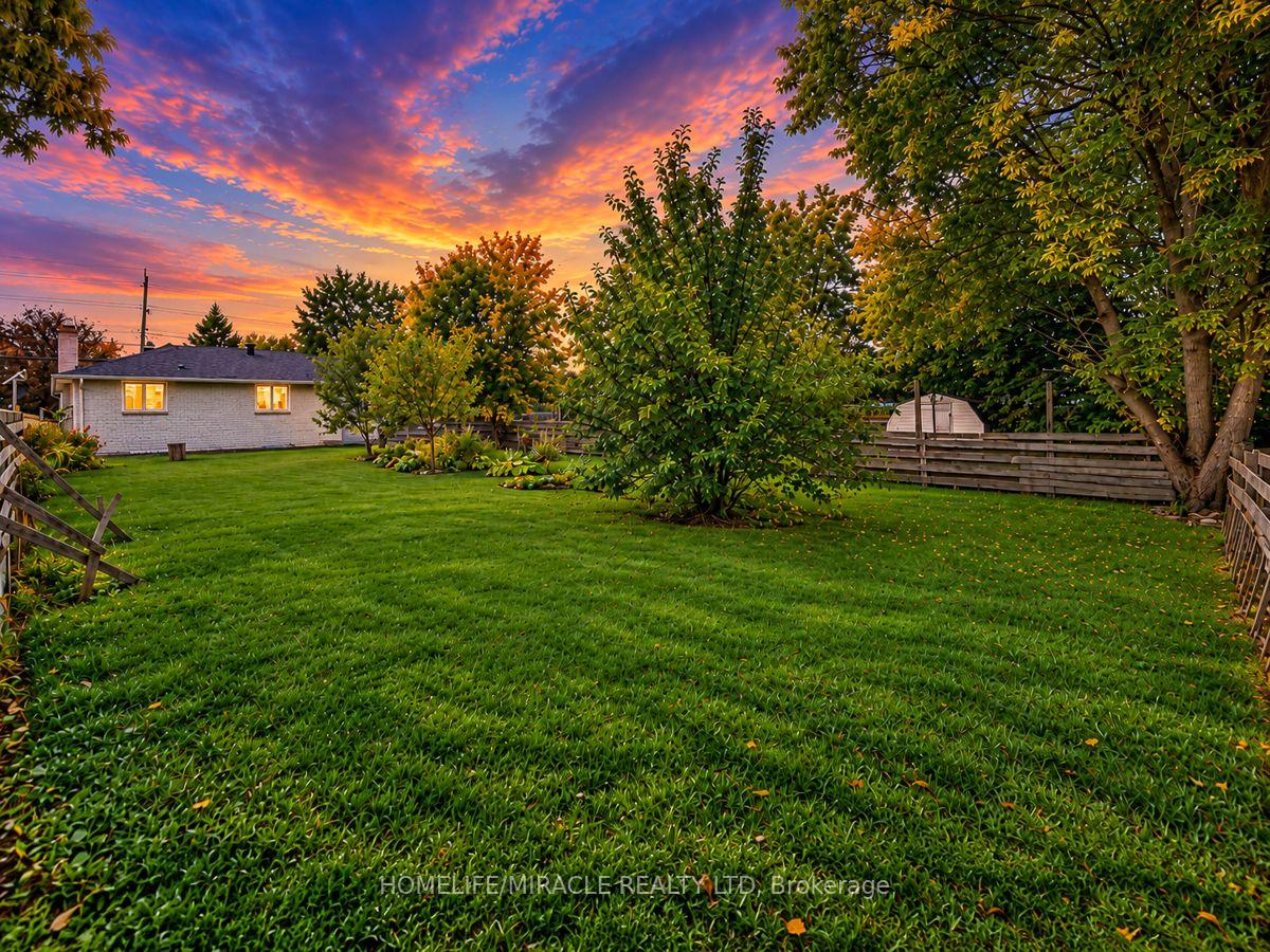 Photo 29 of 151 Bayview Drive, Barrie, Allandale Heights — HOMEH