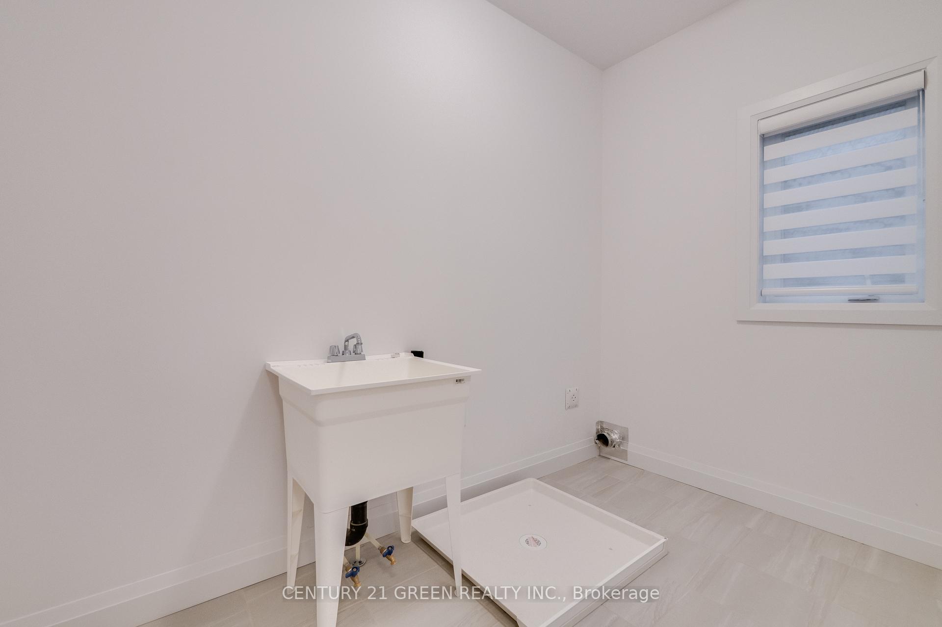 Photo 28 of 14 Holder Drive, Brantford, Empire South — HOMEH