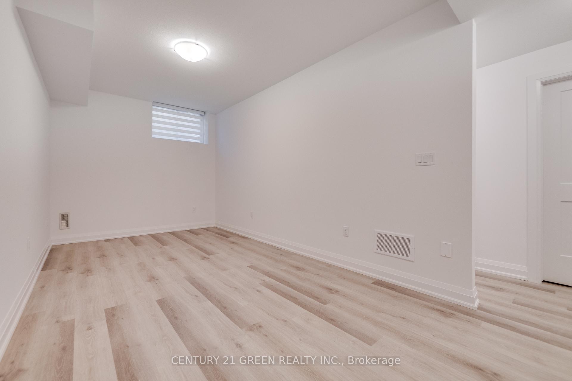 Photo 30 of 14 Holder Drive, Brantford, Empire South — HOMEH