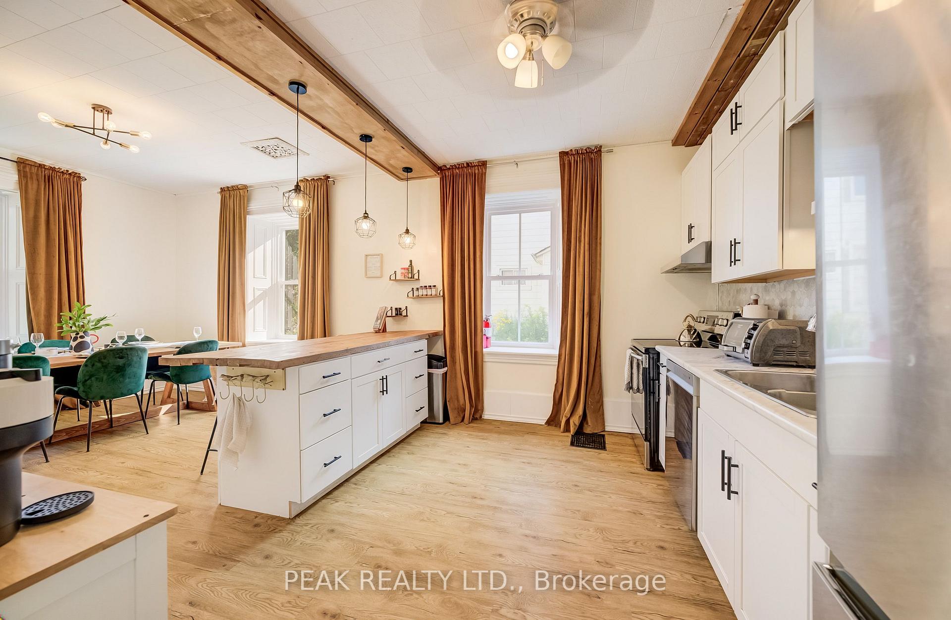 Photo 11 of 47 Washington Street E, Blandford-Blenheim, Washington — HOMEH