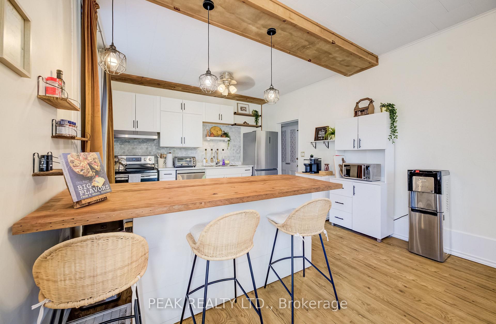 Photo 15 of 47 Washington Street E, Blandford-Blenheim, Washington — HOMEH