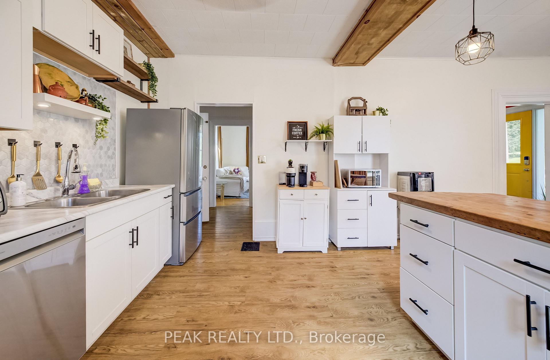 Photo 16 of 47 Washington Street E, Blandford-Blenheim, Washington — HOMEH