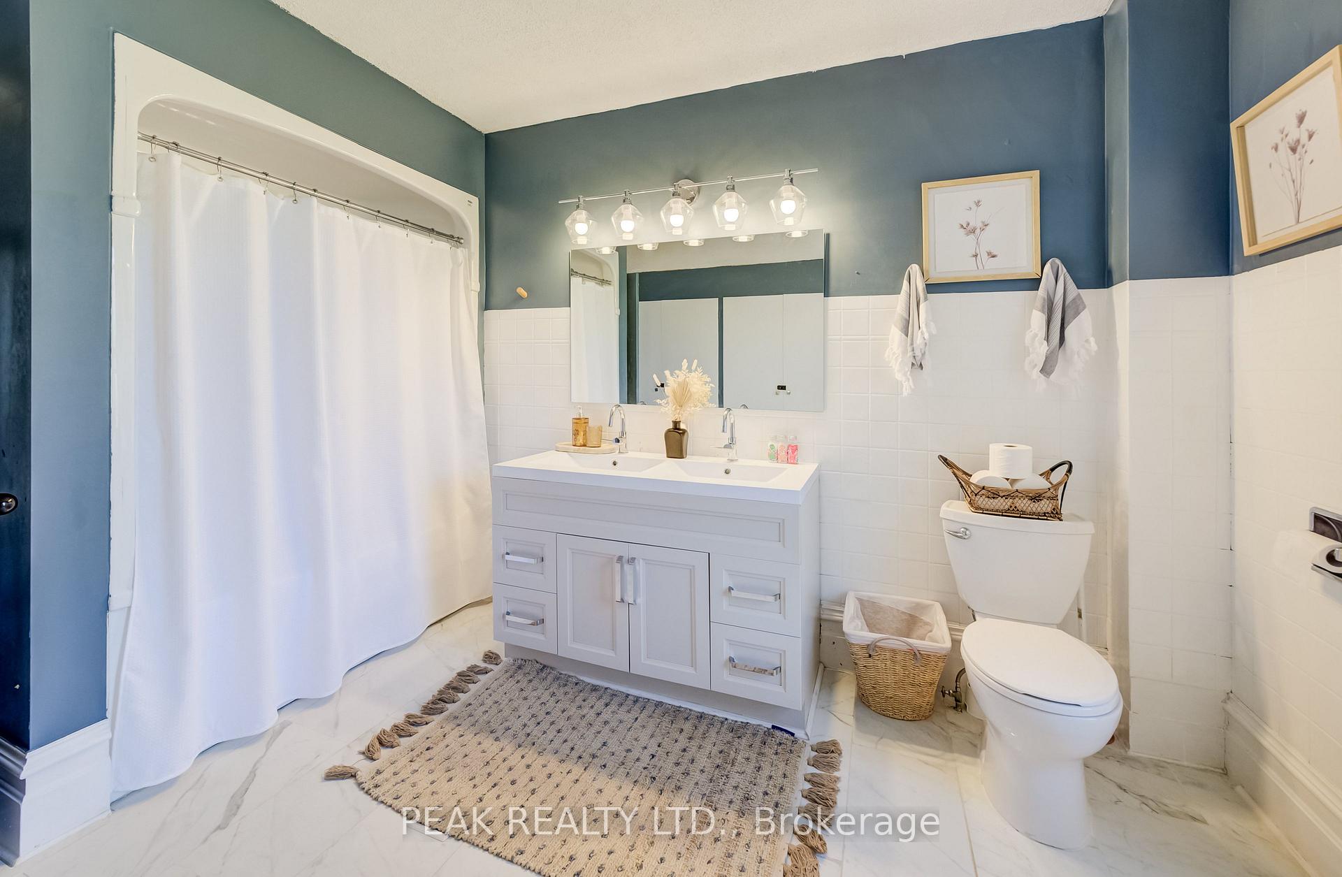 Photo 25 of 47 Washington Street E, Blandford-Blenheim, Washington — HOMEH