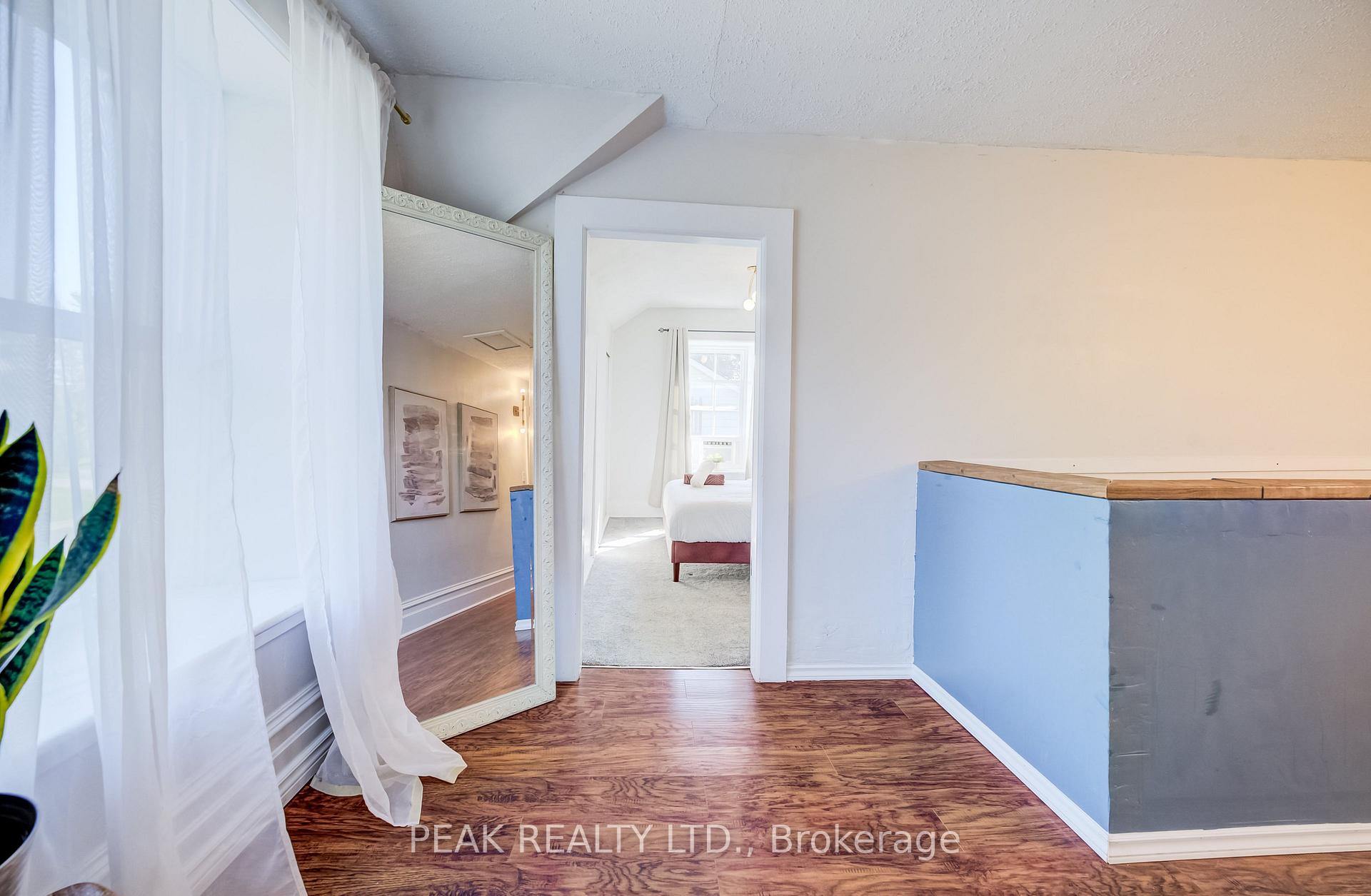 Photo 27 of 47 Washington Street E, Blandford-Blenheim, Washington — HOMEH
