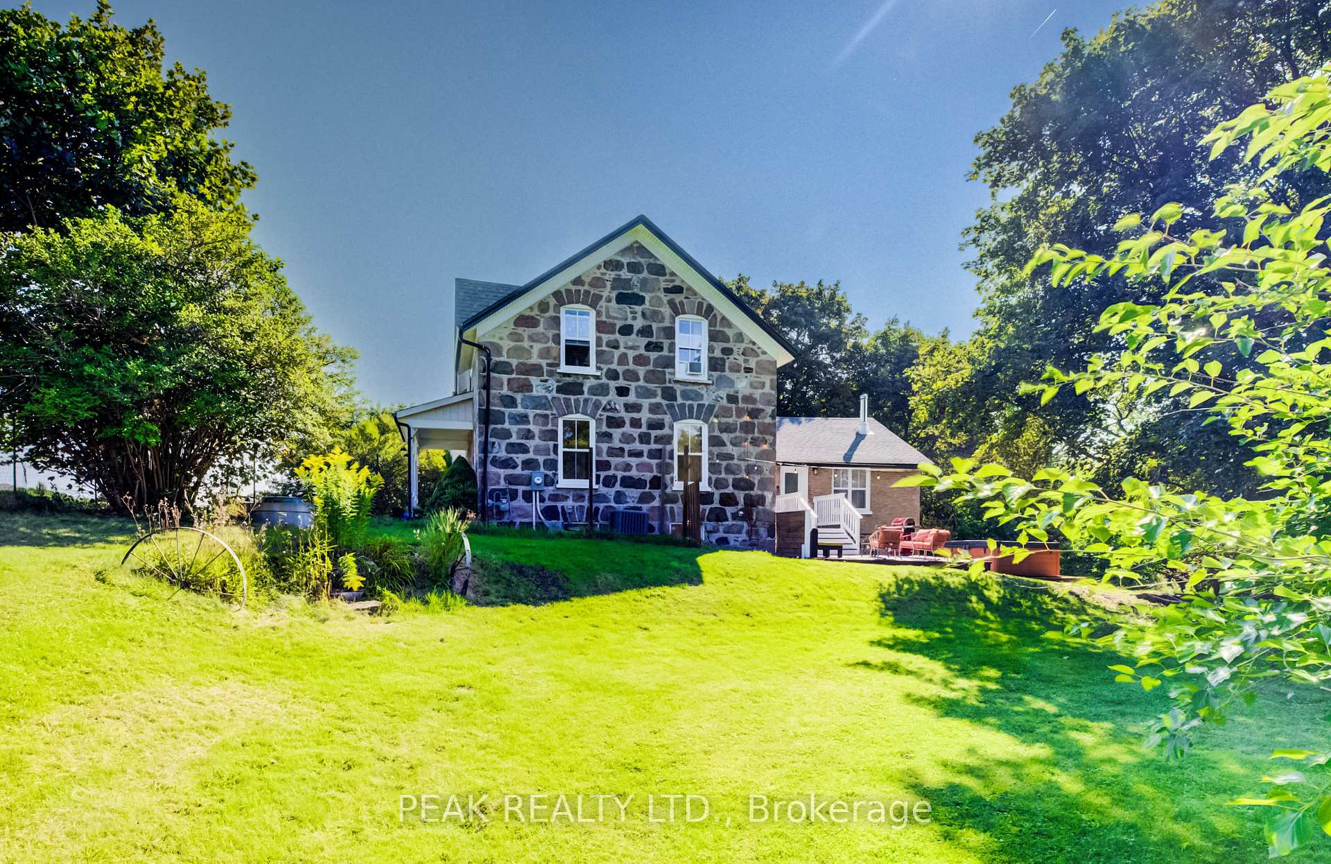 Photo 34 of 47 Washington Street E, Blandford-Blenheim, Washington — HOMEH