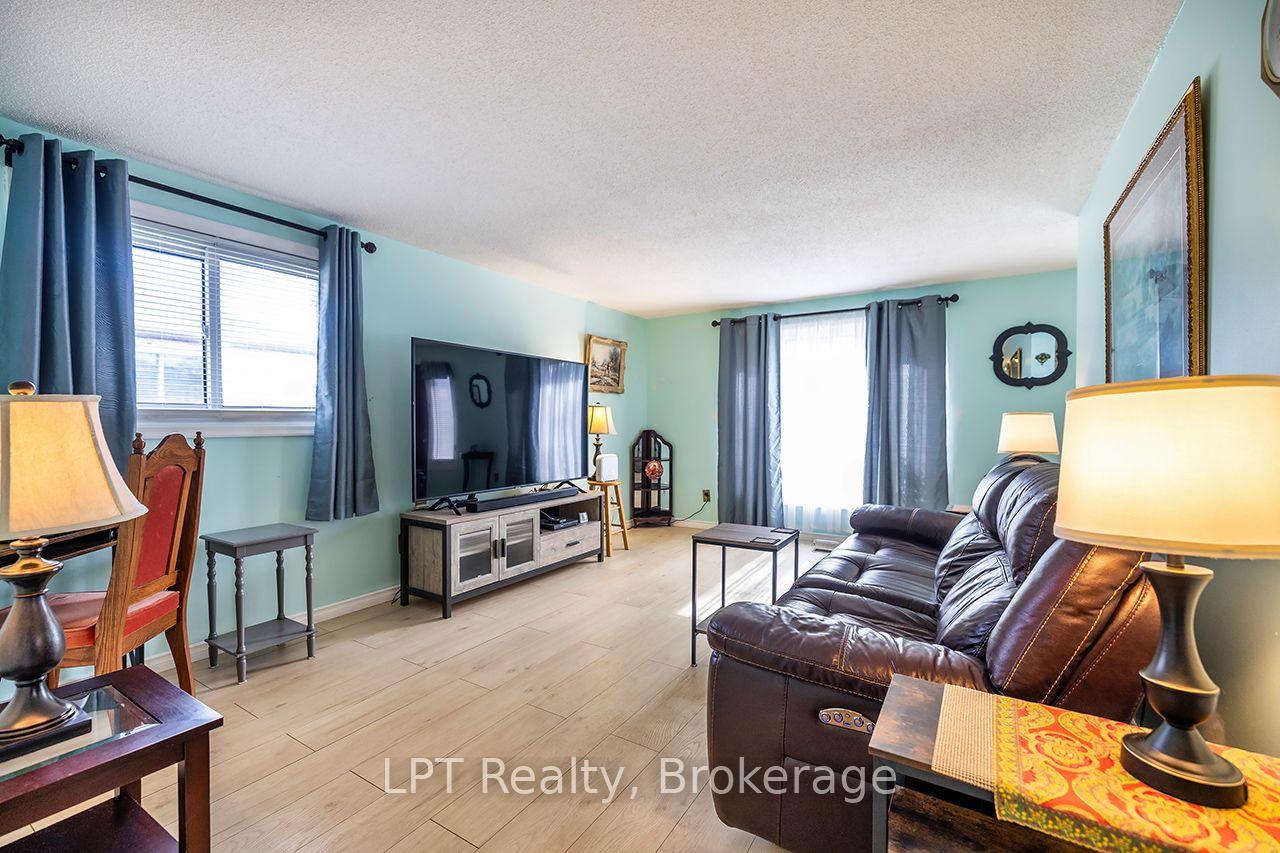 Photo 9 of 745 Grandview Drive, Oshawa, Donevan — HOMEH