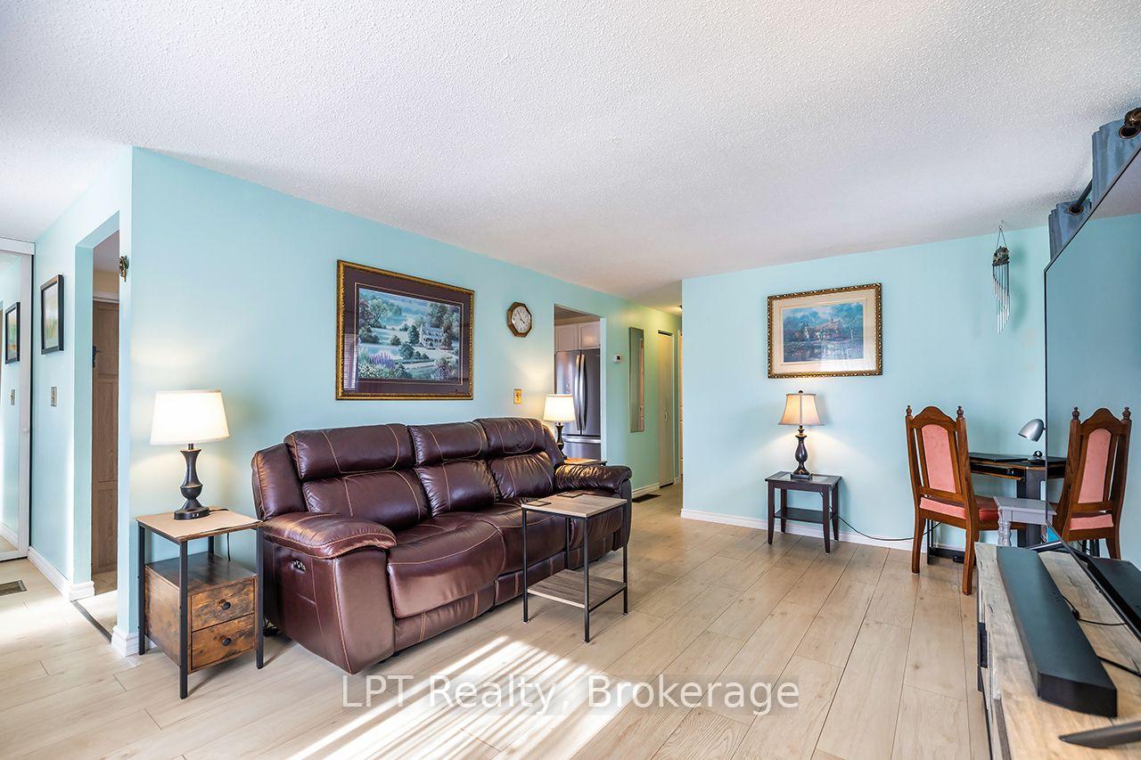 Photo 10 of 745 Grandview Drive, Oshawa, Donevan — HOMEH