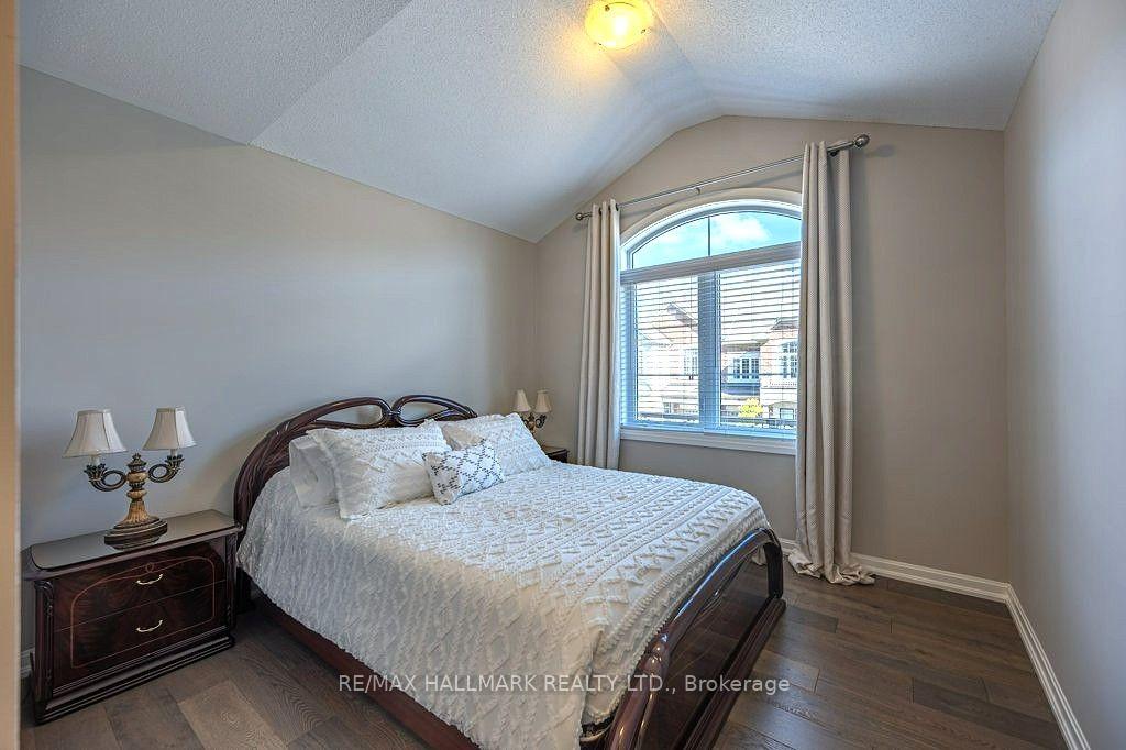 Photo 13 of 29 Ness Drive, Richmond Hill, Rural Richmond Hill — HOMEH