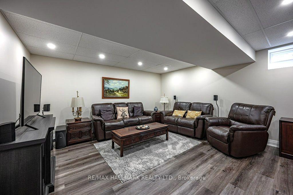Photo 18 of 29 Ness Drive, Richmond Hill, Rural Richmond Hill — HOMEH