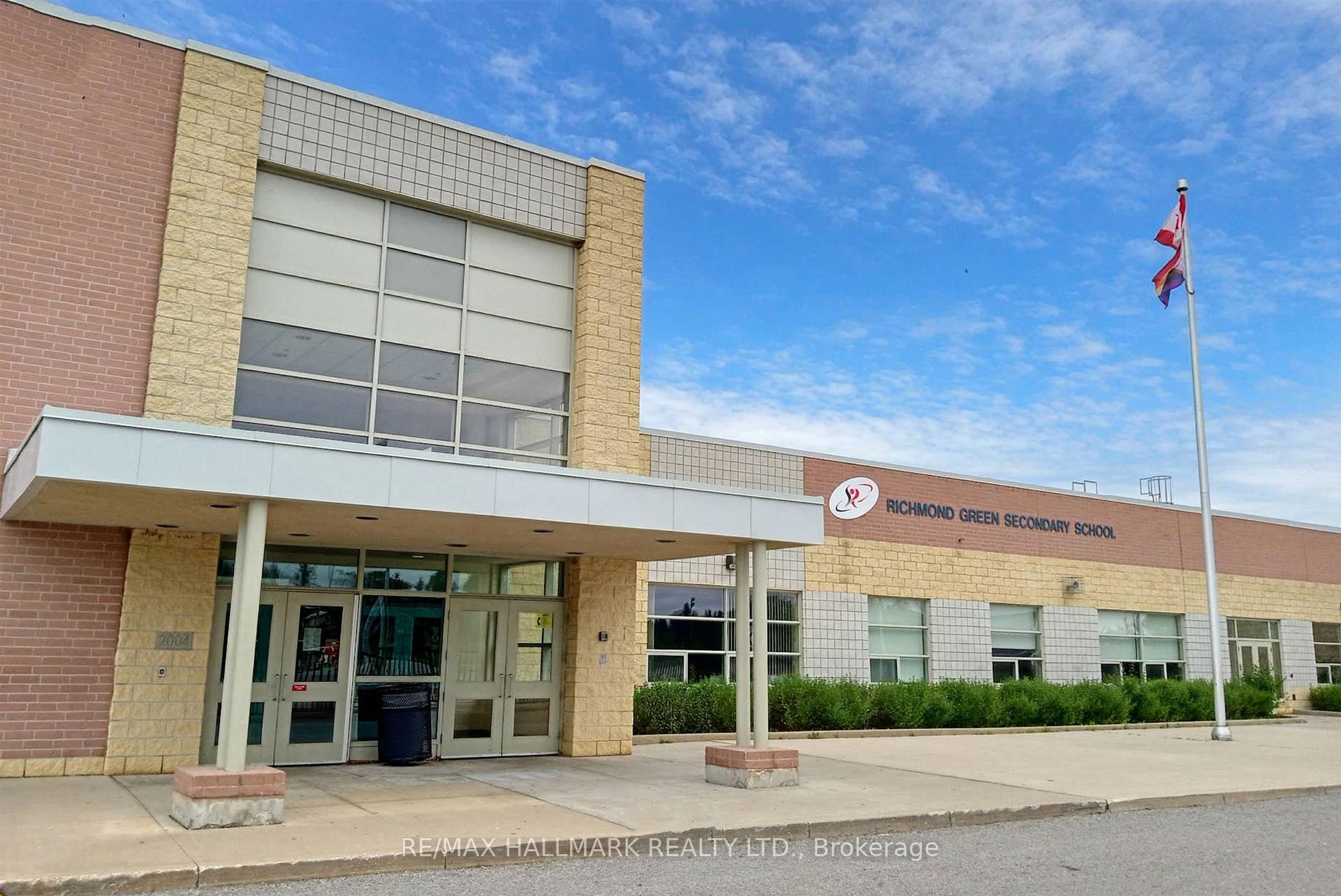 Photo 25 of 29 Ness Drive, Richmond Hill, Rural Richmond Hill — HOMEH