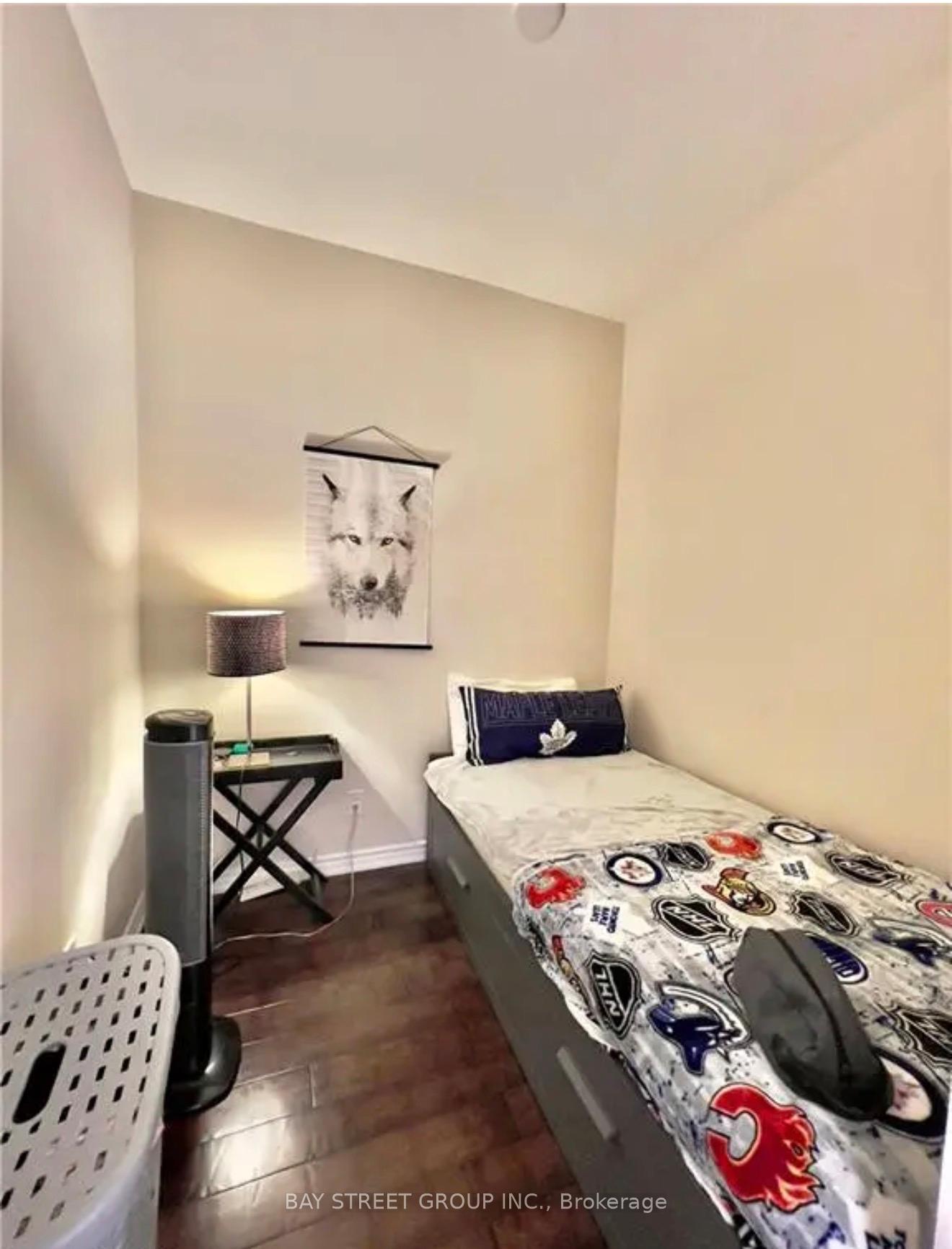 Photo 2 of Unit 210, 5327 Upper Middle Road, Burlington, Orchard — HOMEH