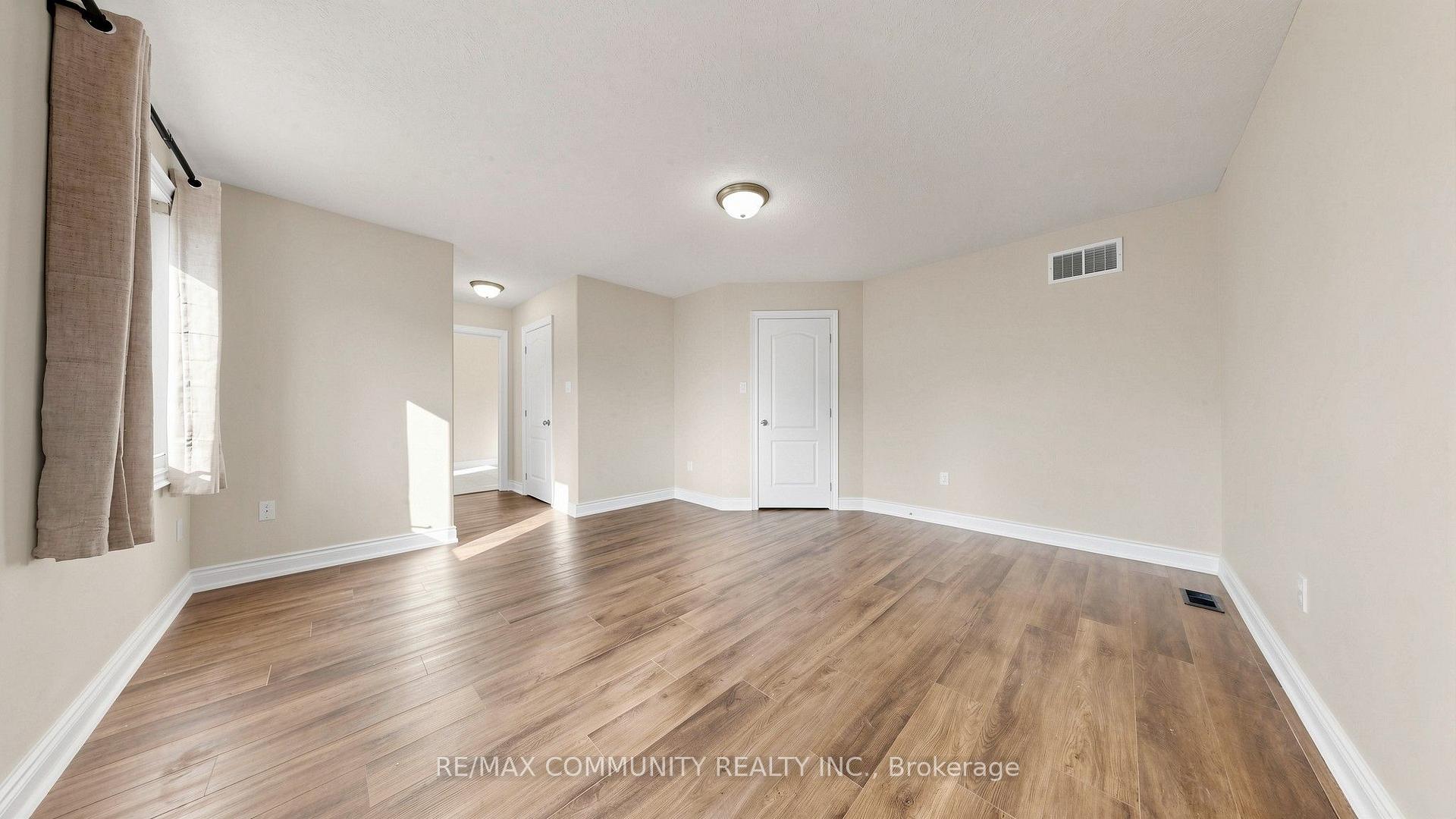 Photo 15 of 53 Jewel House Lane, Barrie, Innis-Shore — HOMEH