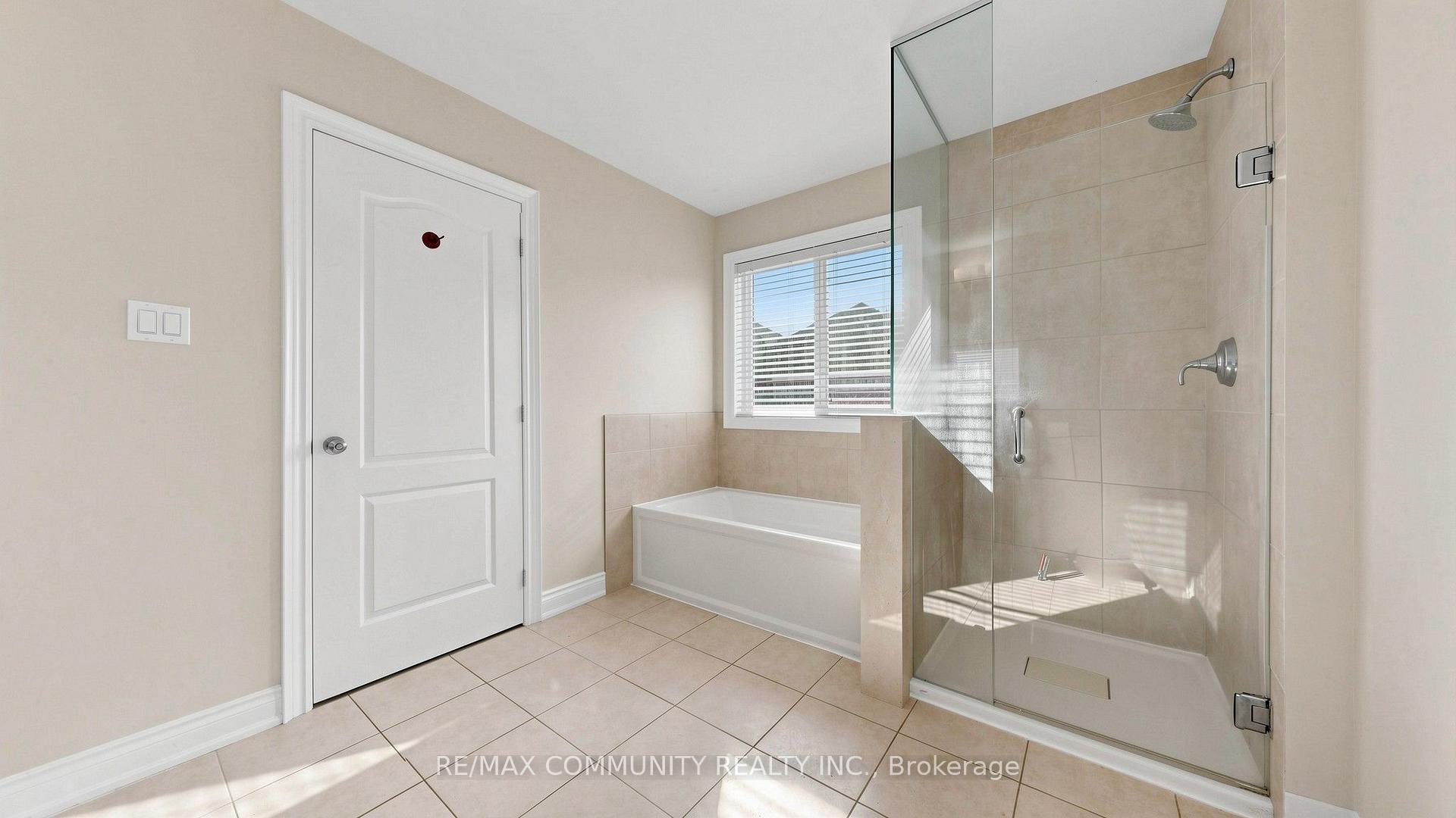 Photo 17 of 53 Jewel House Lane, Barrie, Innis-Shore — HOMEH