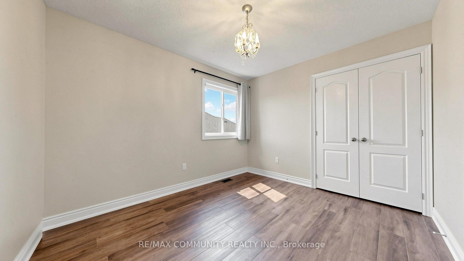 Photo 18 of 53 Jewel House Lane, Barrie, Innis-Shore — HOMEH