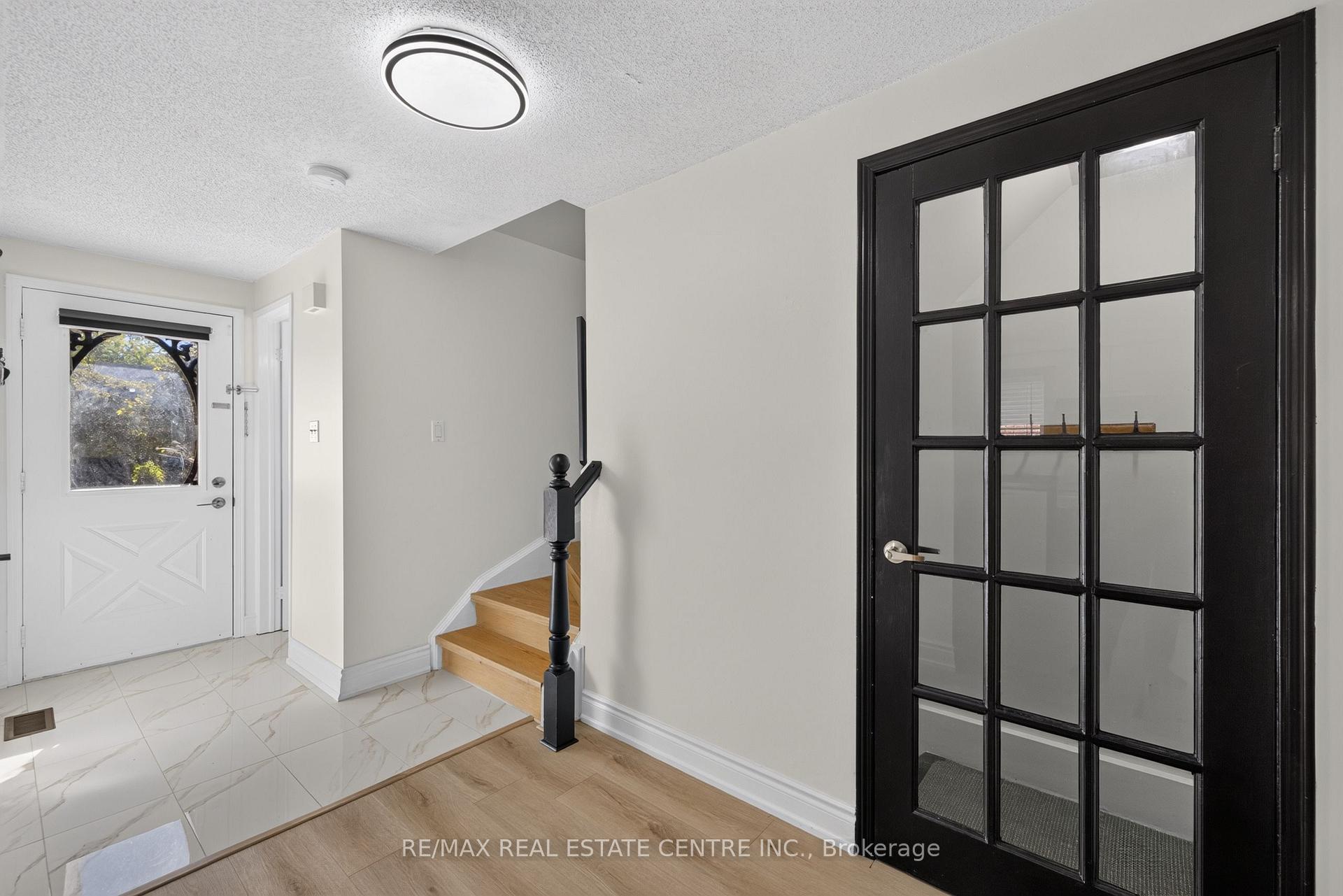 Photo 6 of 122 Moss Place, Guelph, Kortright West — HOMEH