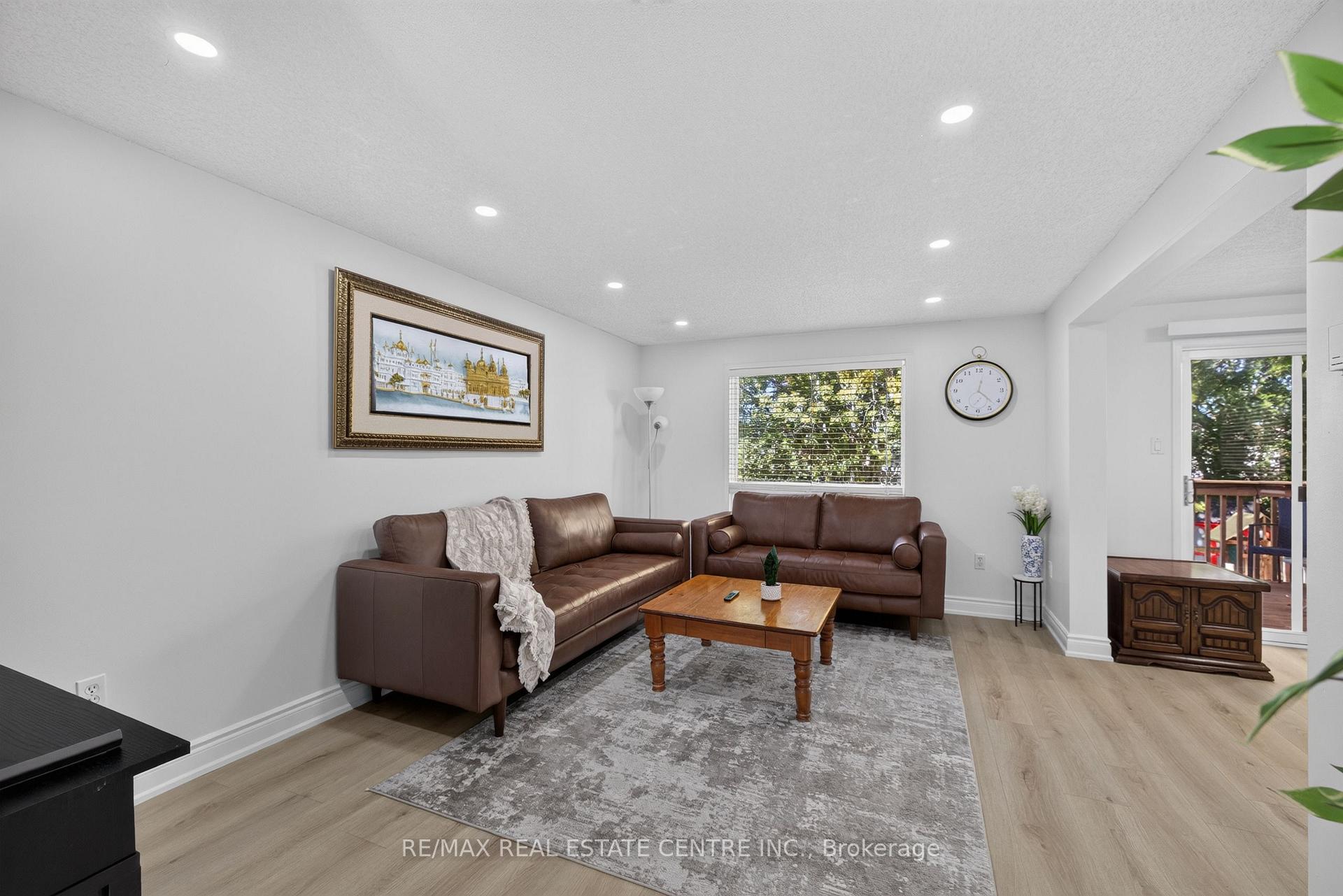 Photo 8 of 122 Moss Place, Guelph, Kortright West — HOMEH