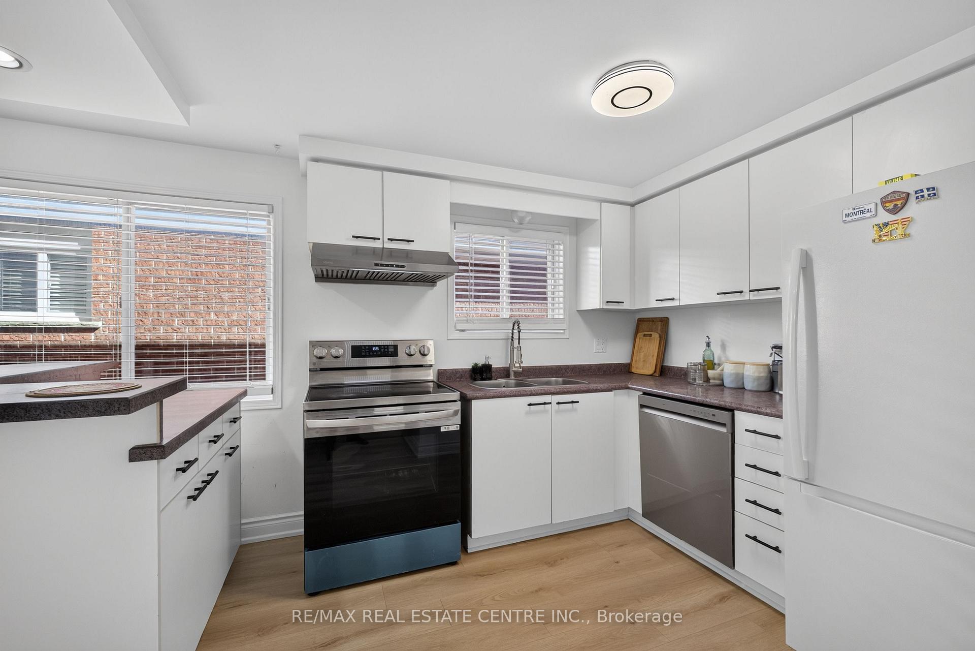 Photo 19 of 122 Moss Place, Guelph, Kortright West — HOMEH