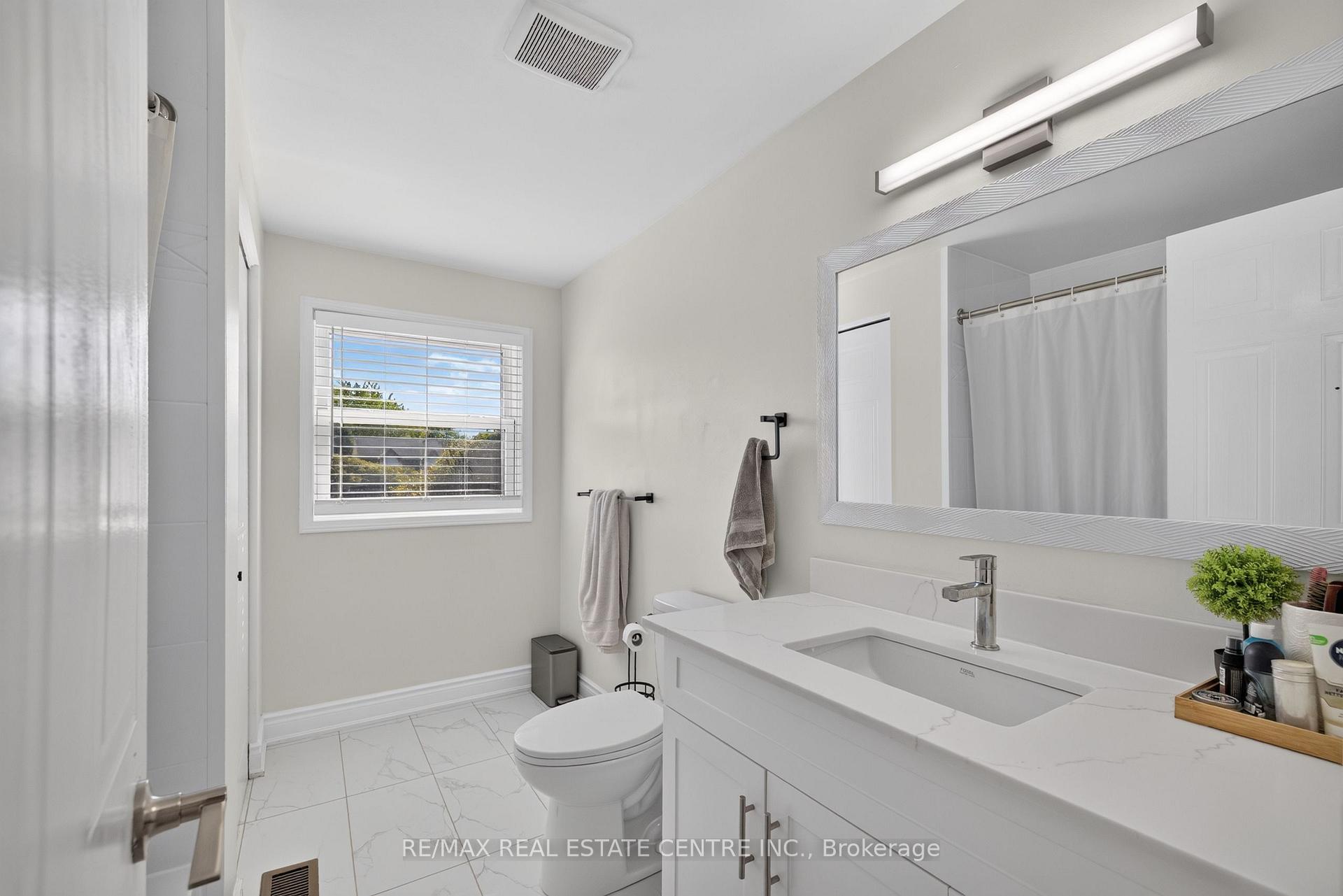 Photo 22 of 122 Moss Place, Guelph, Kortright West — HOMEH