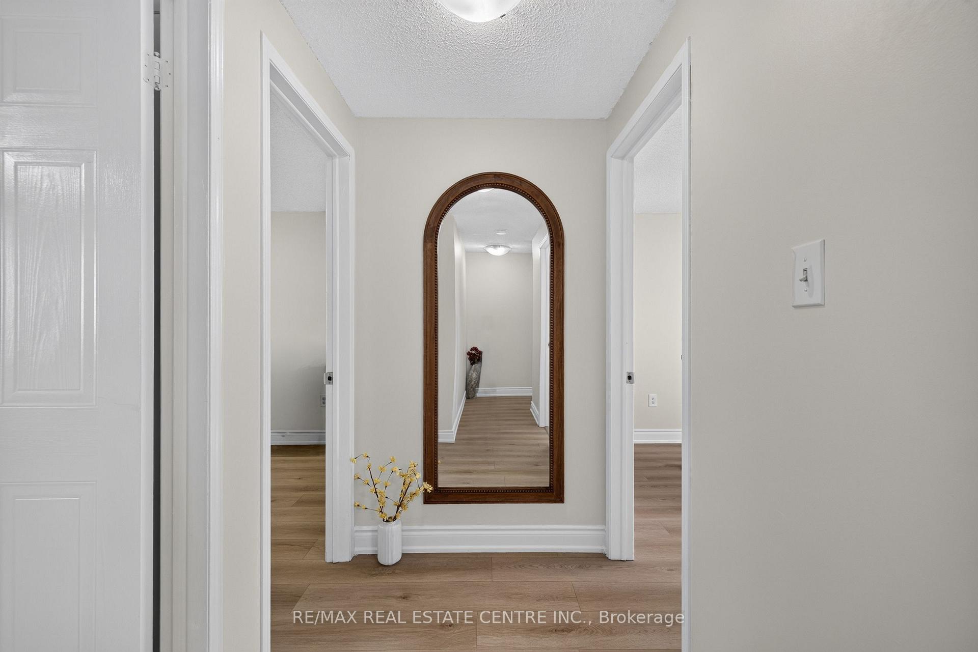 Photo 23 of 122 Moss Place, Guelph, Kortright West — HOMEH