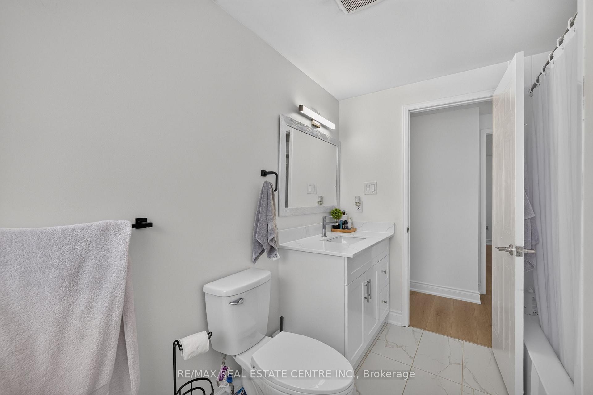 Photo 24 of 122 Moss Place, Guelph, Kortright West — HOMEH