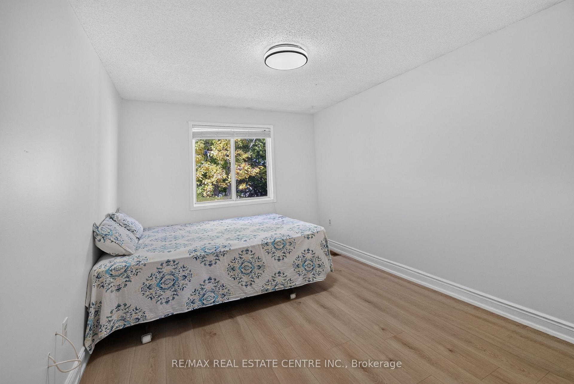 Photo 27 of 122 Moss Place, Guelph, Kortright West — HOMEH
