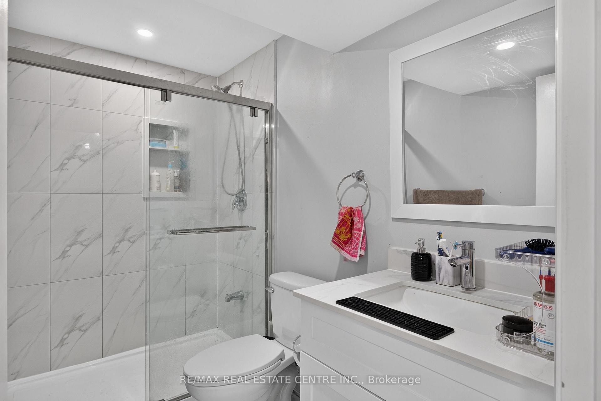 Photo 34 of 122 Moss Place, Guelph, Kortright West — HOMEH