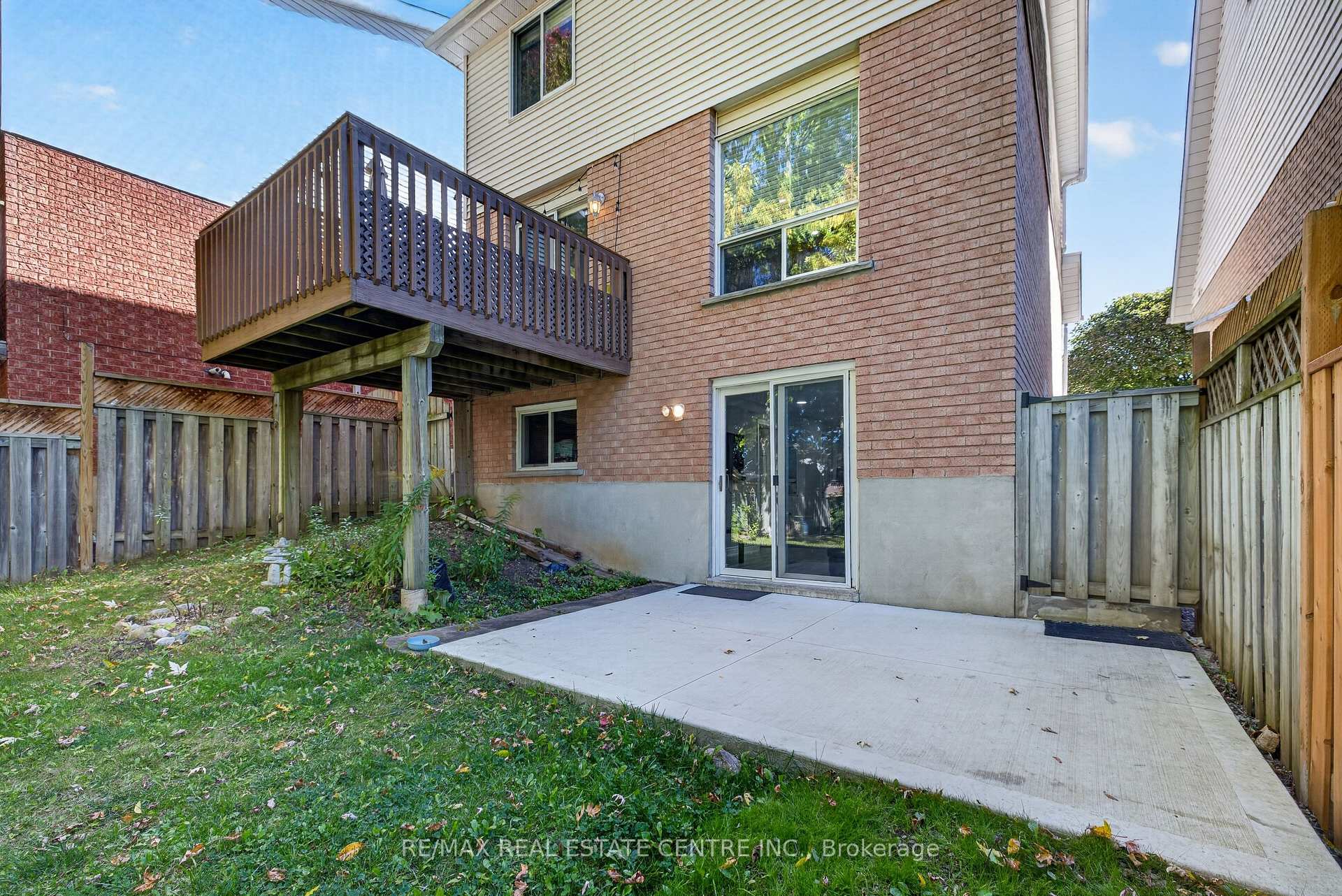 Photo 37 of 122 Moss Place, Guelph, Kortright West — HOMEH