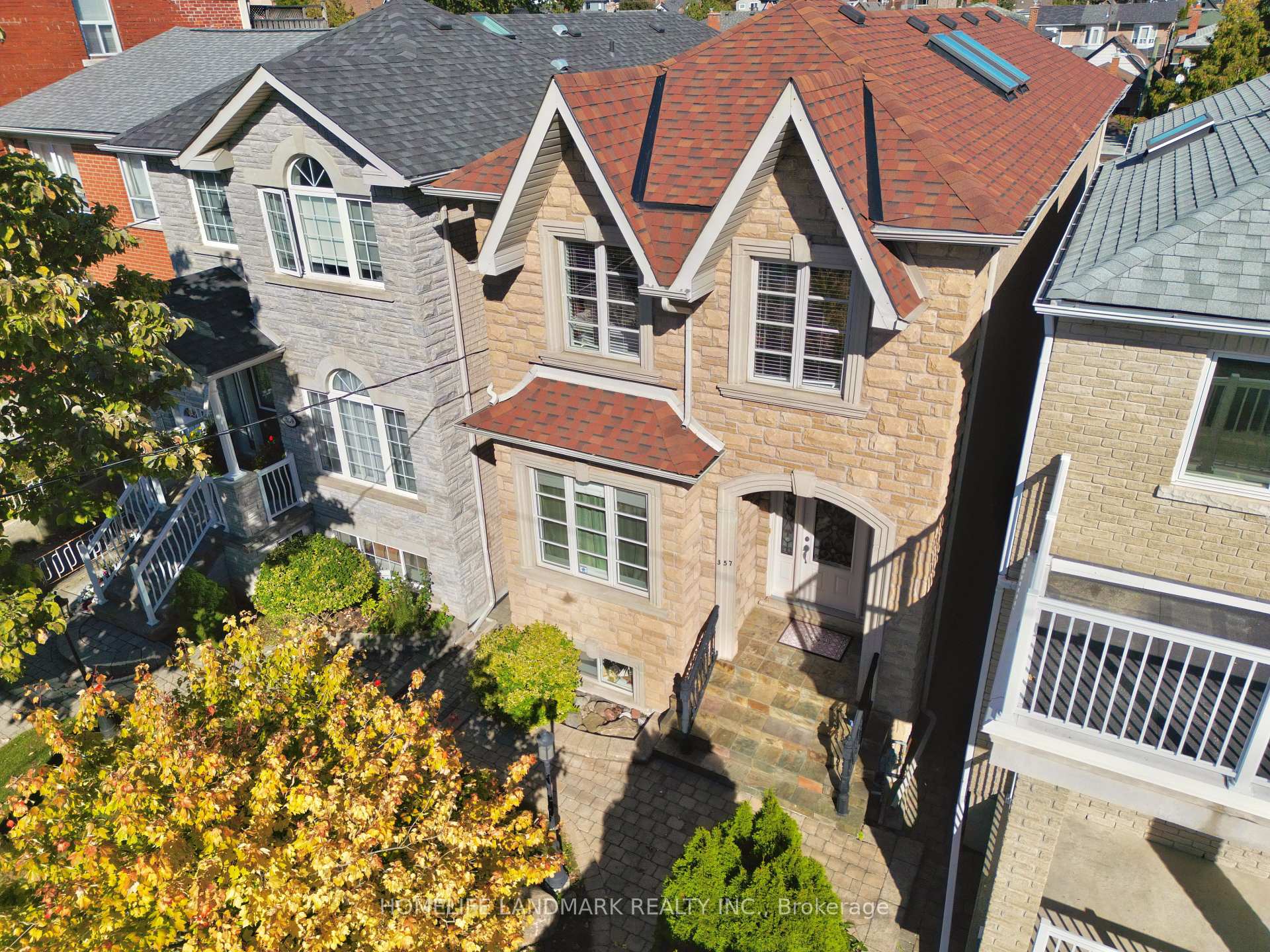 Photo 2 of 357 Bartlett Avenue N, Toronto, Dovercourt-Wallace Emerson-Junction — HOMEH