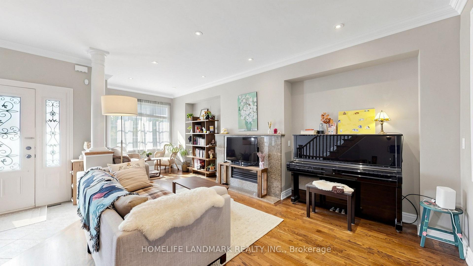 Photo 6 of 357 Bartlett Avenue N, Toronto, Dovercourt-Wallace Emerson-Junction — HOMEH