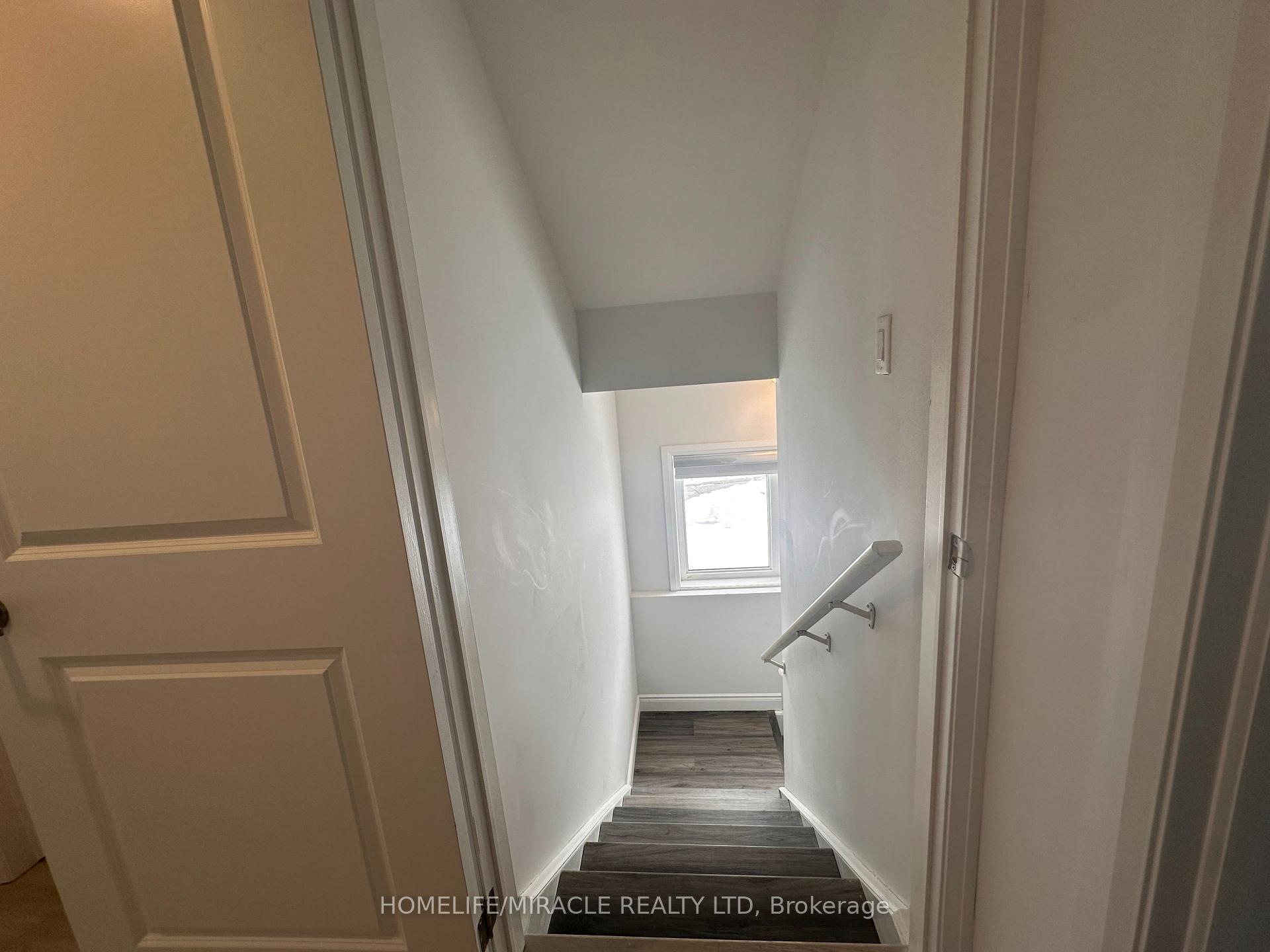 Photo 8 of Unit 2, 30 Skyridge Drive, Brampton, Bram East — HOMEH