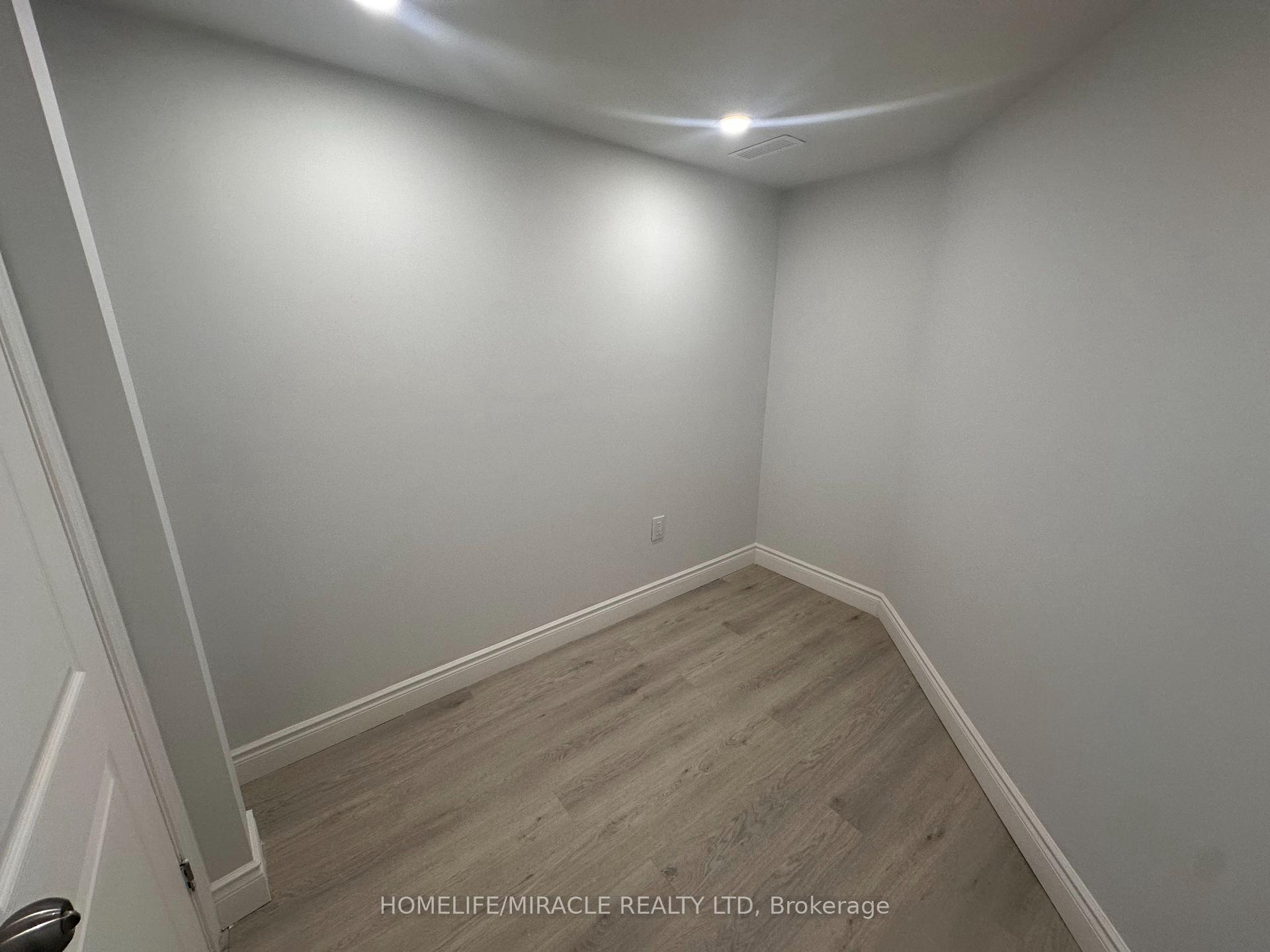 Photo 14 of Unit 2, 30 Skyridge Drive, Brampton, Bram East — HOMEH